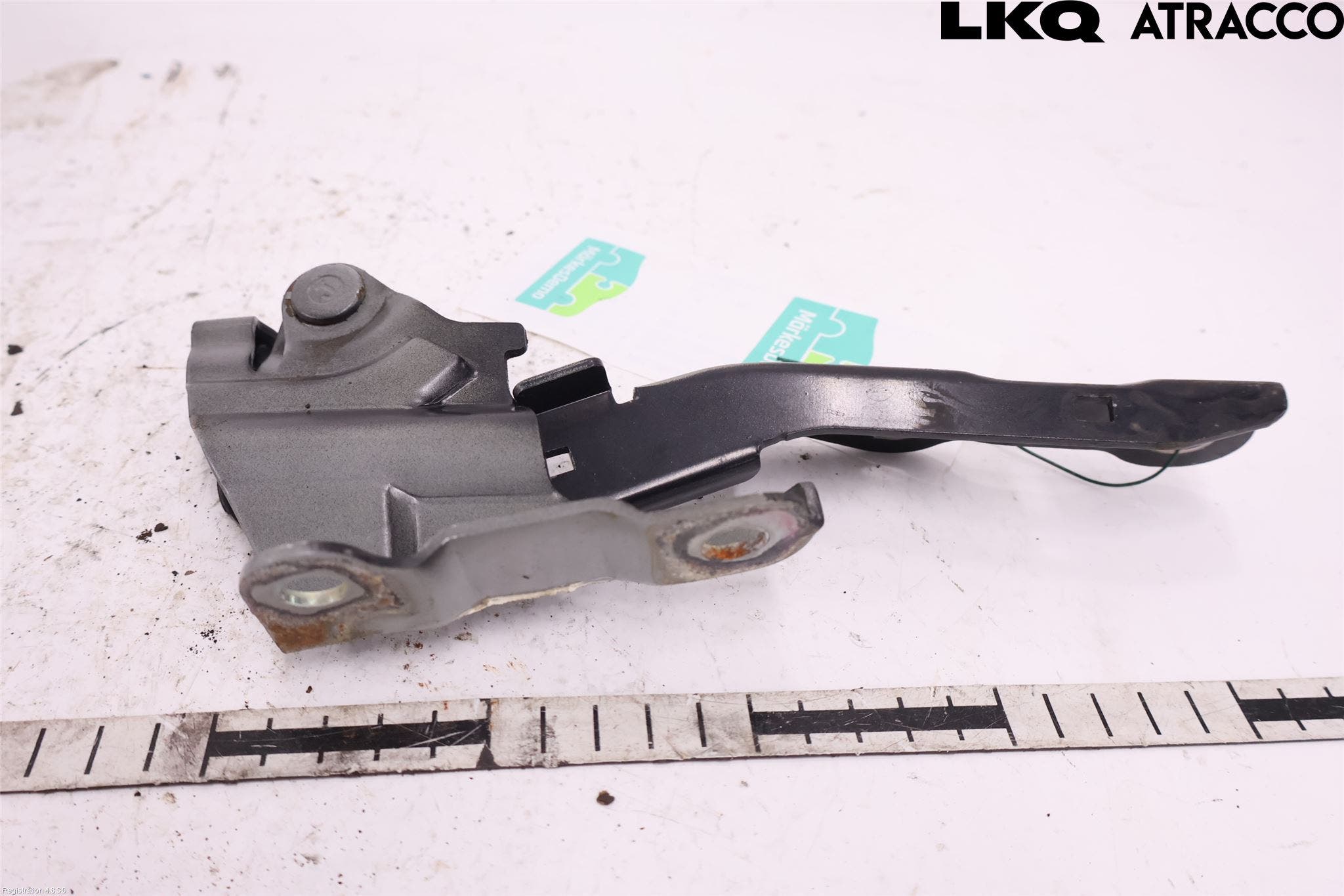 Kia CEED 06-12 Huvgångjärn