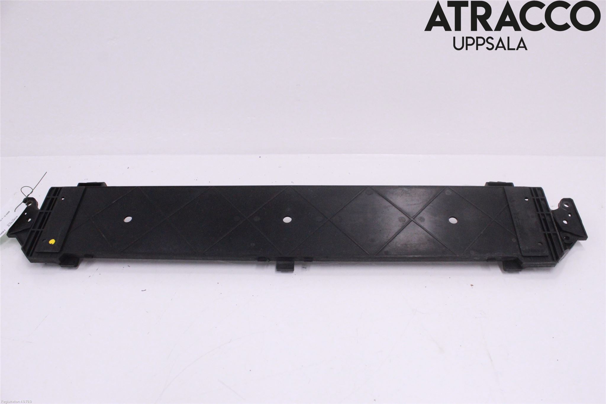 BMW 5 F10/F11/F18 09-17 Kylarfäste-Ram-Balk