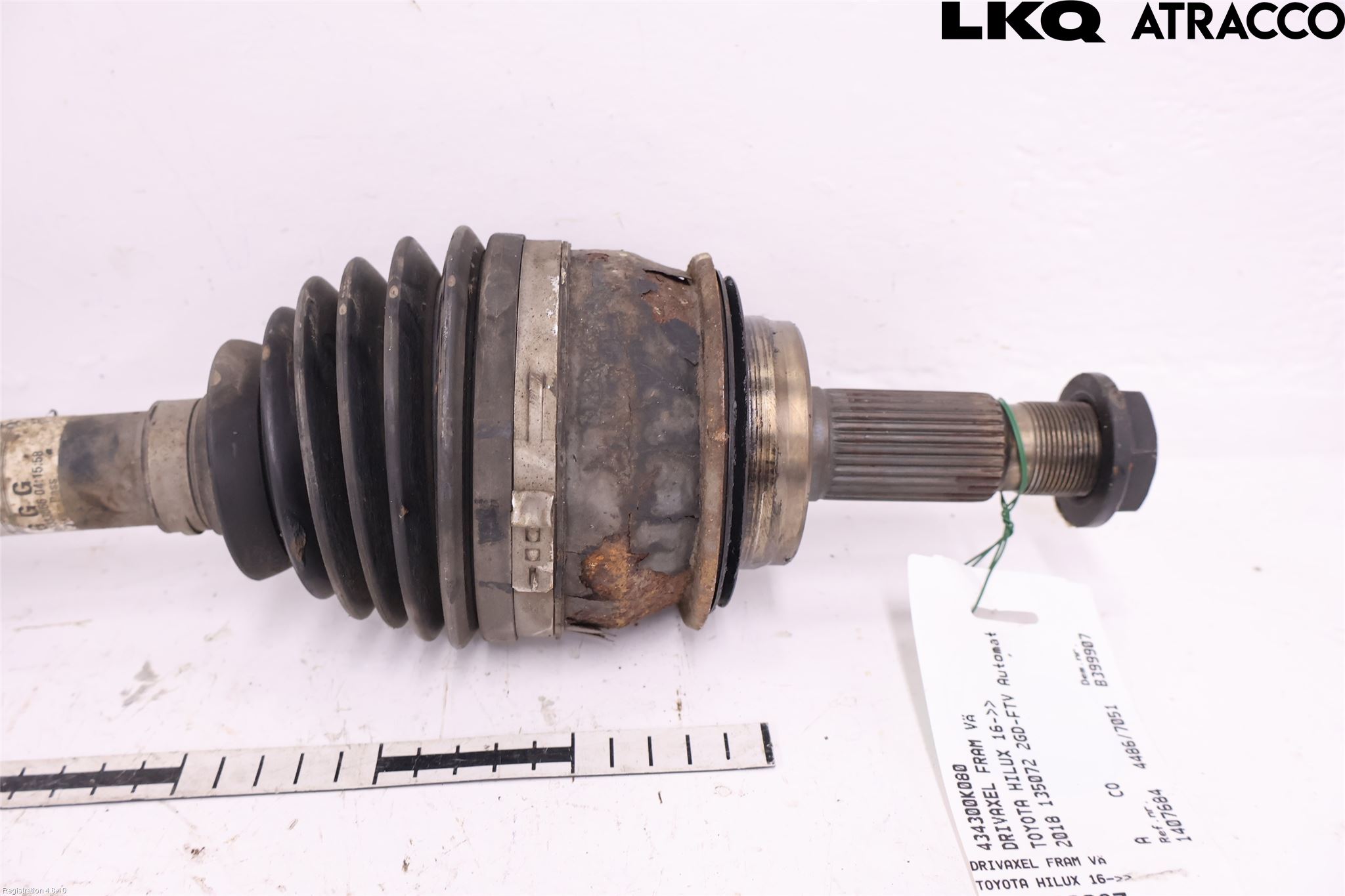 Toyota HILUX 16- Drivaxel Fram Vänster