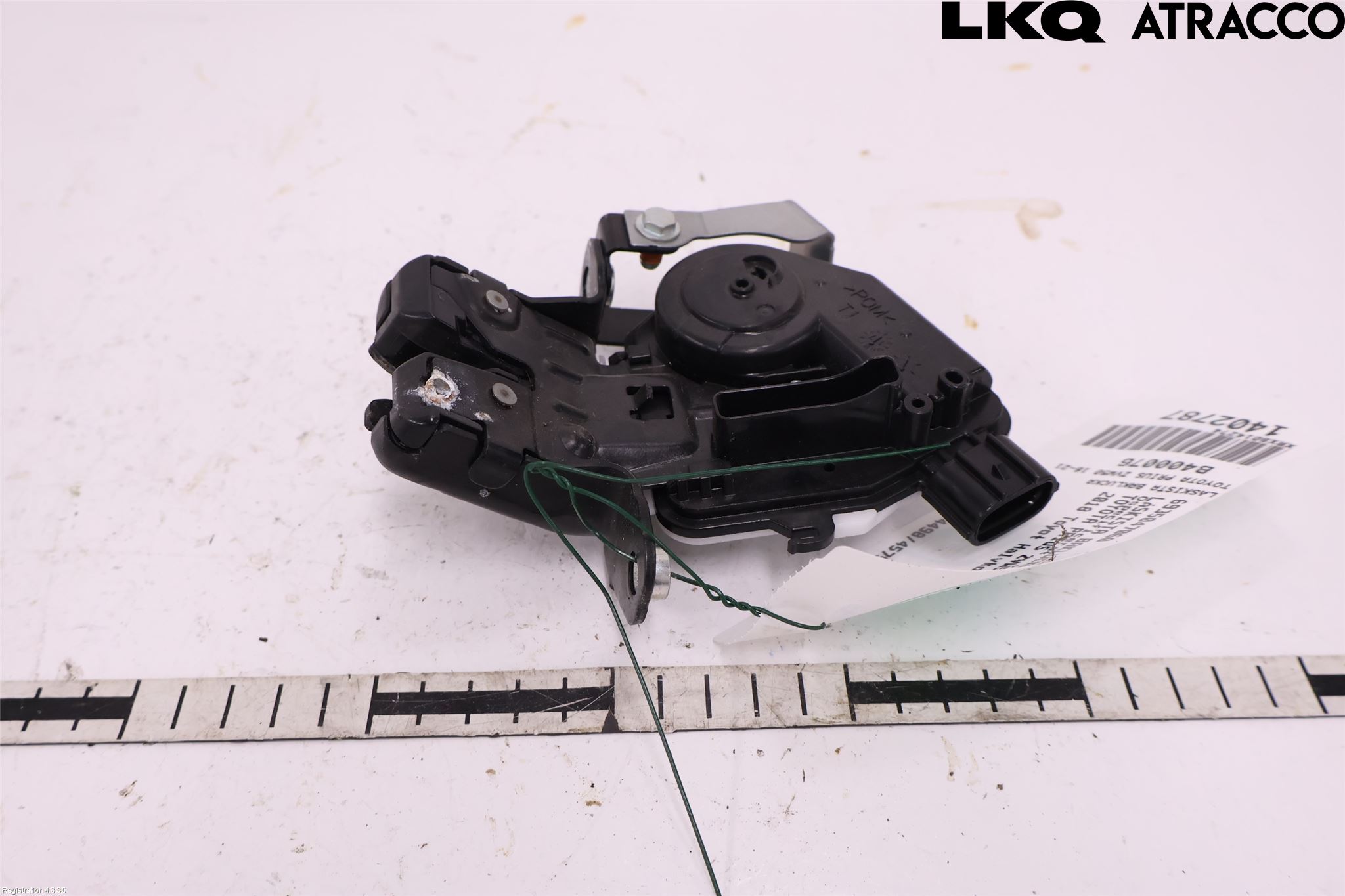 Toyota PRIUS (ZVW50) 16-21 Låskista Baklucka