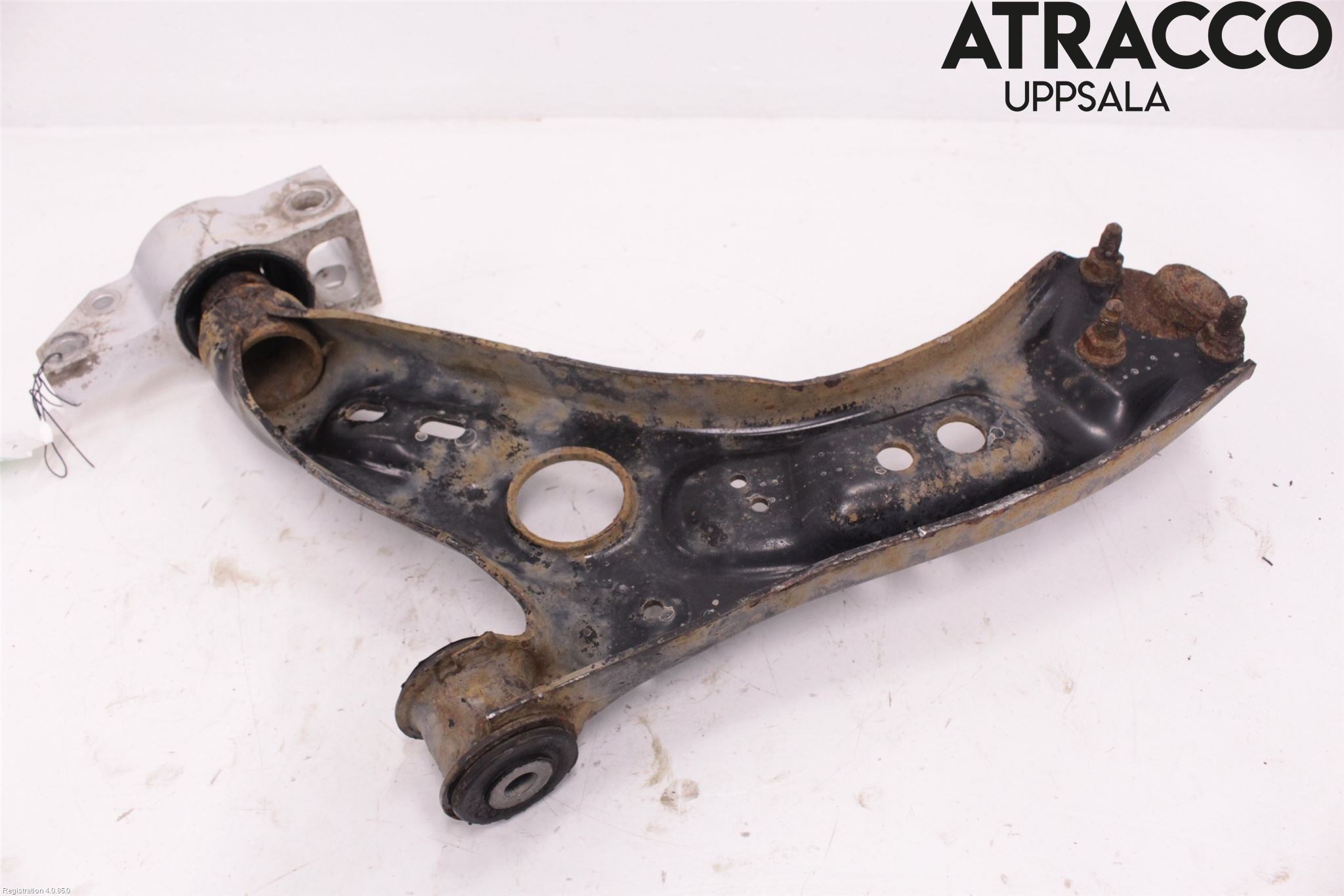 Volkswagen VW PASSAT 11-14 Bärarm Fram Undre Hö