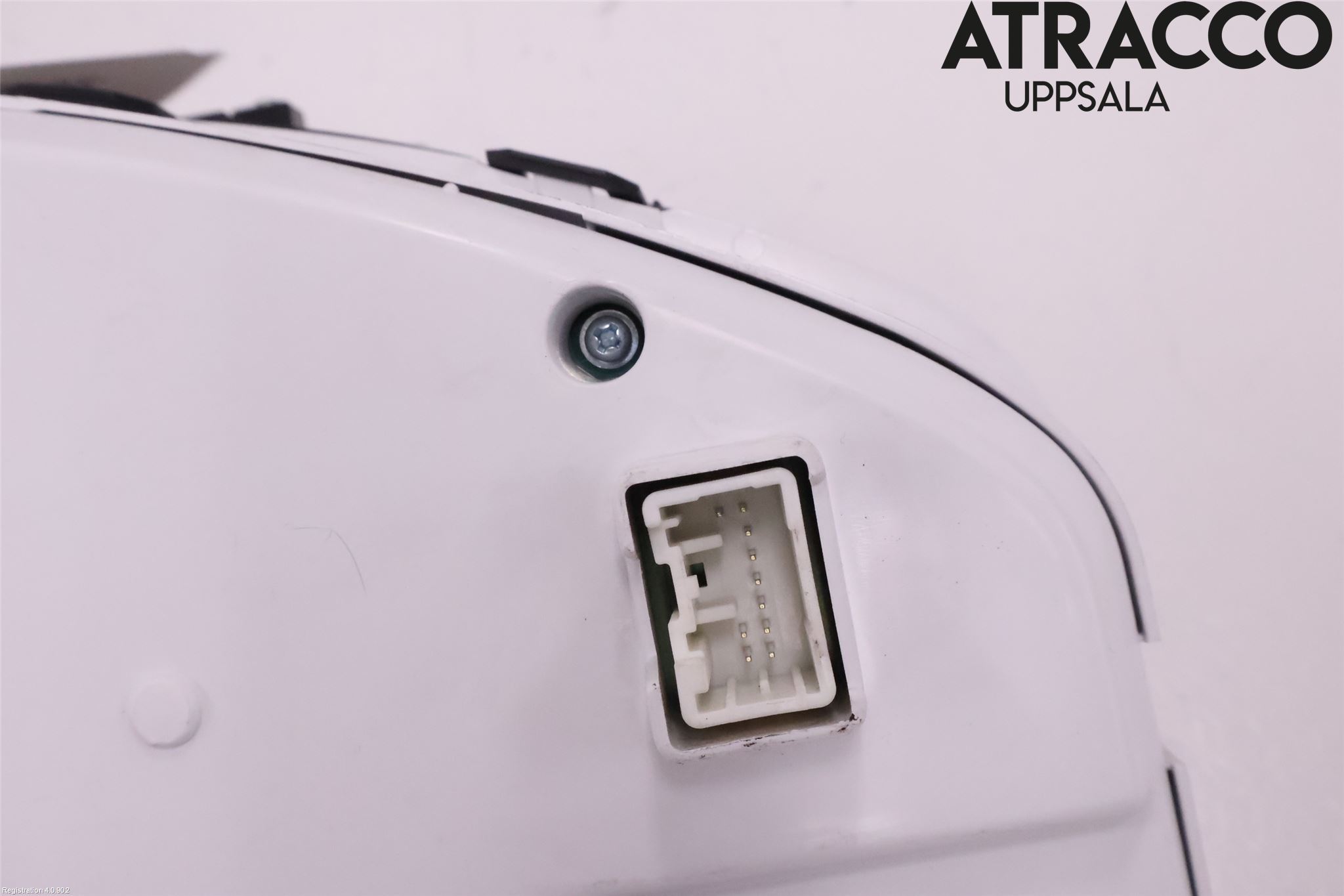 Volvo XC70 08-13 Instrument Hast