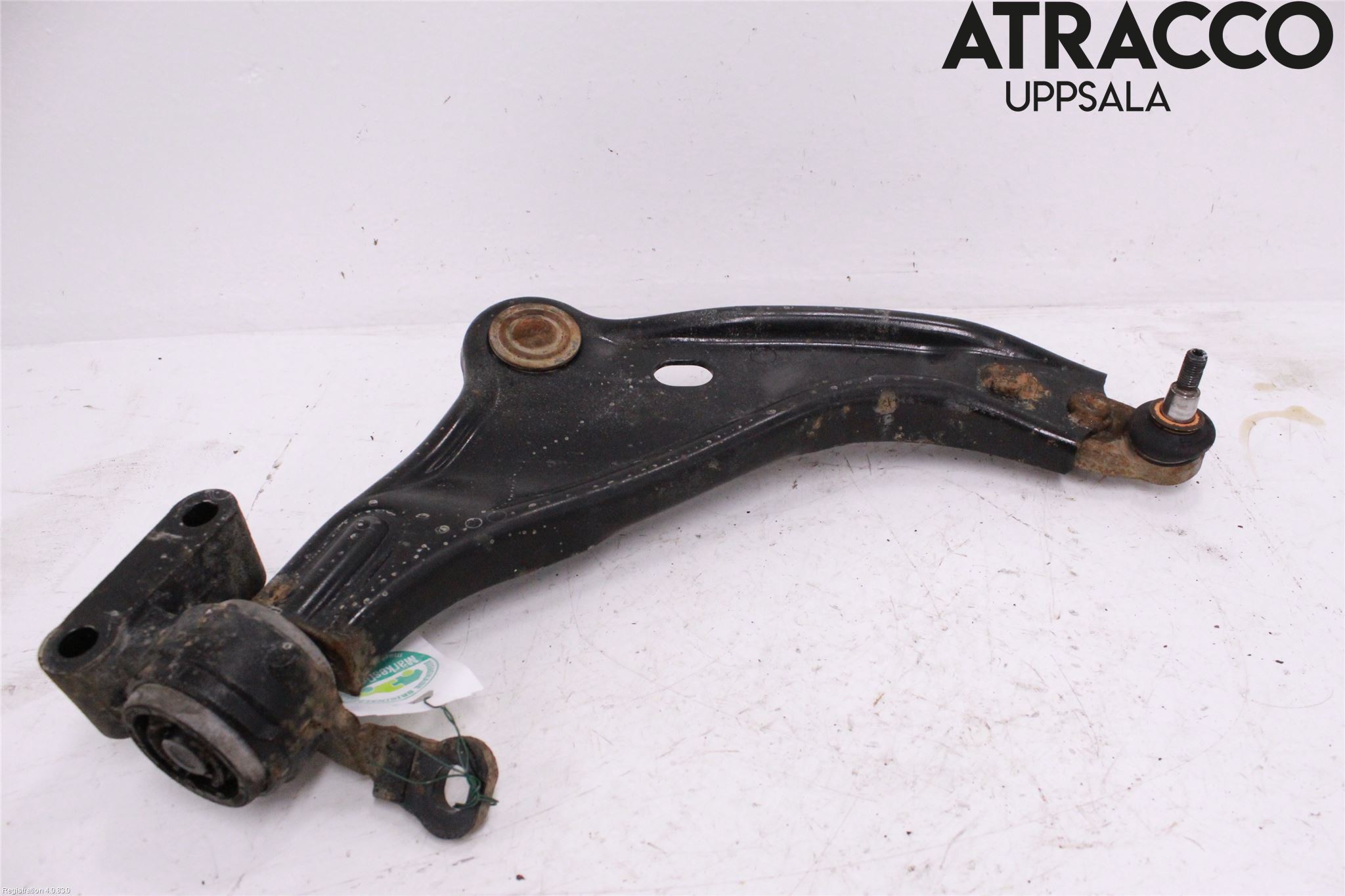 Mini CLUBMAN R55 06-14 Bärarm Fram Undre Hö