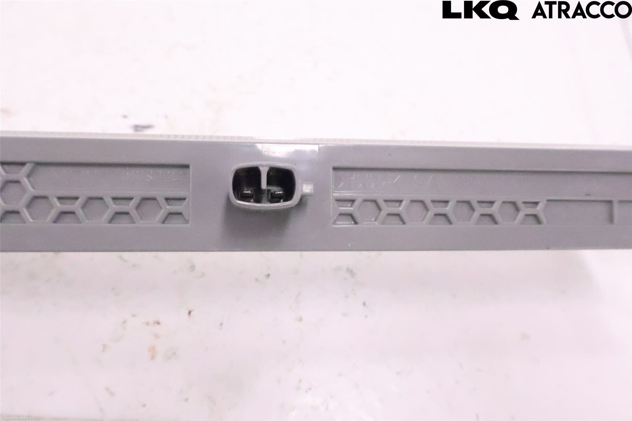 Toyota YARIS CROSS XP21 21- Bromsljus Bakruta