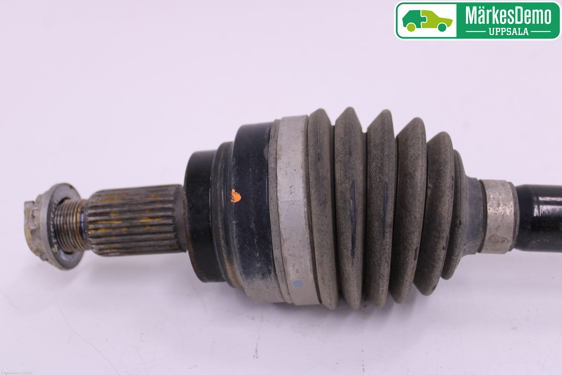 BMW 1 F20/F21 11-19 Drivaxel Bak Höger