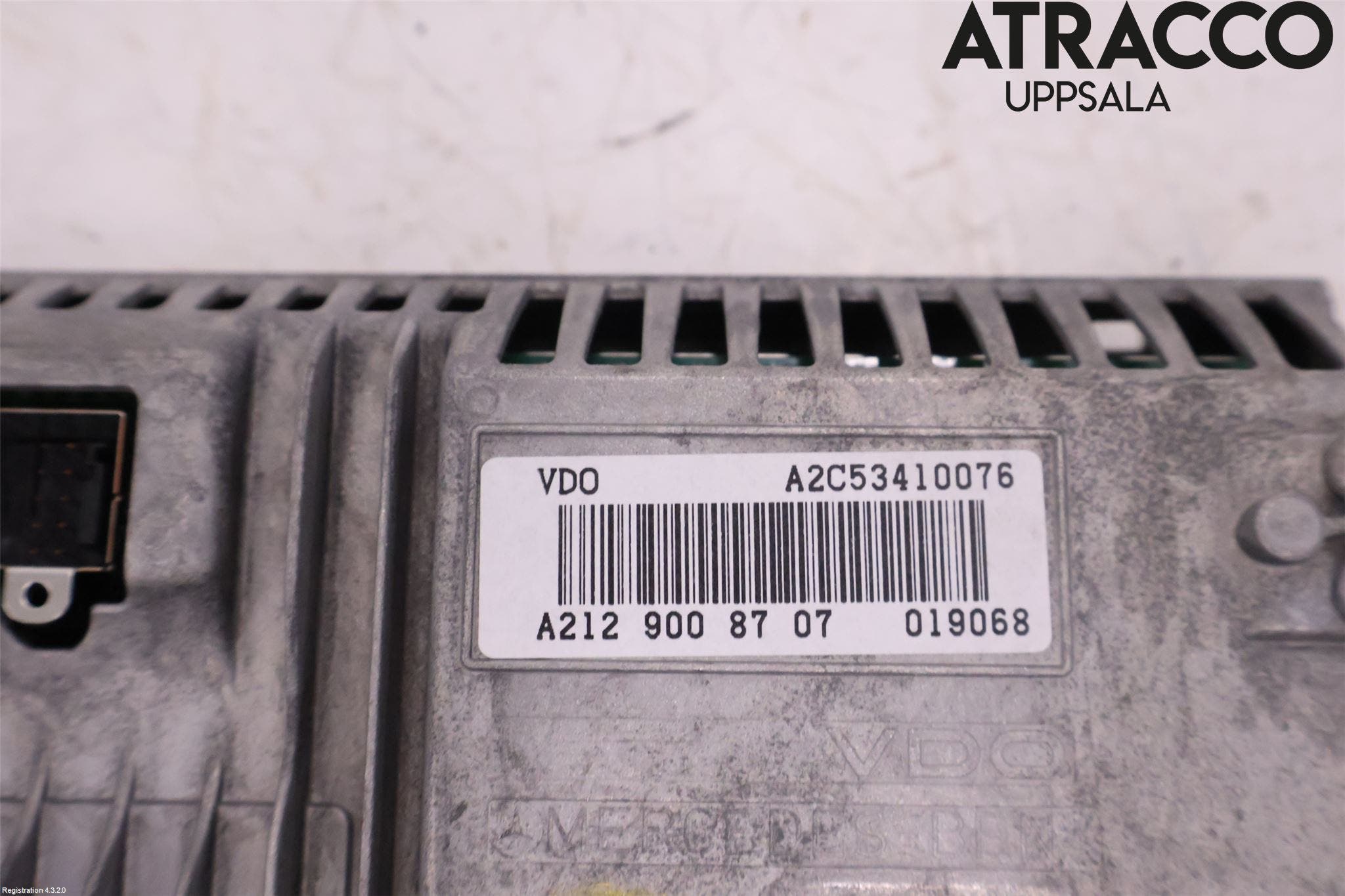 Mercedes-Benz MB E-KLASS (W212) 09-16 Bildskärm