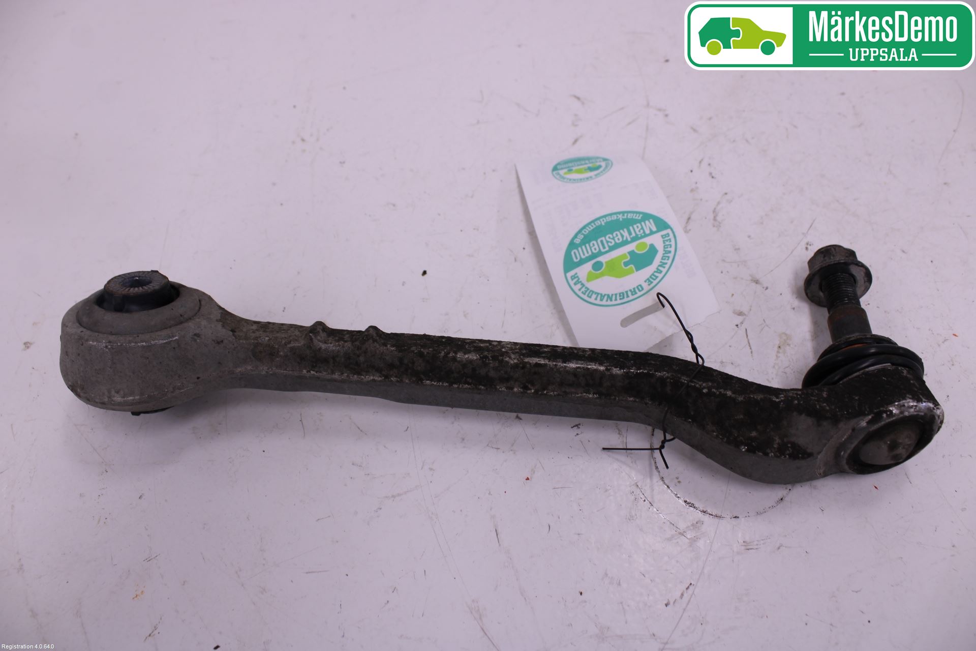 BMW 3 F30/F31/F80 12-19 Bärarm Fram Undre Hö