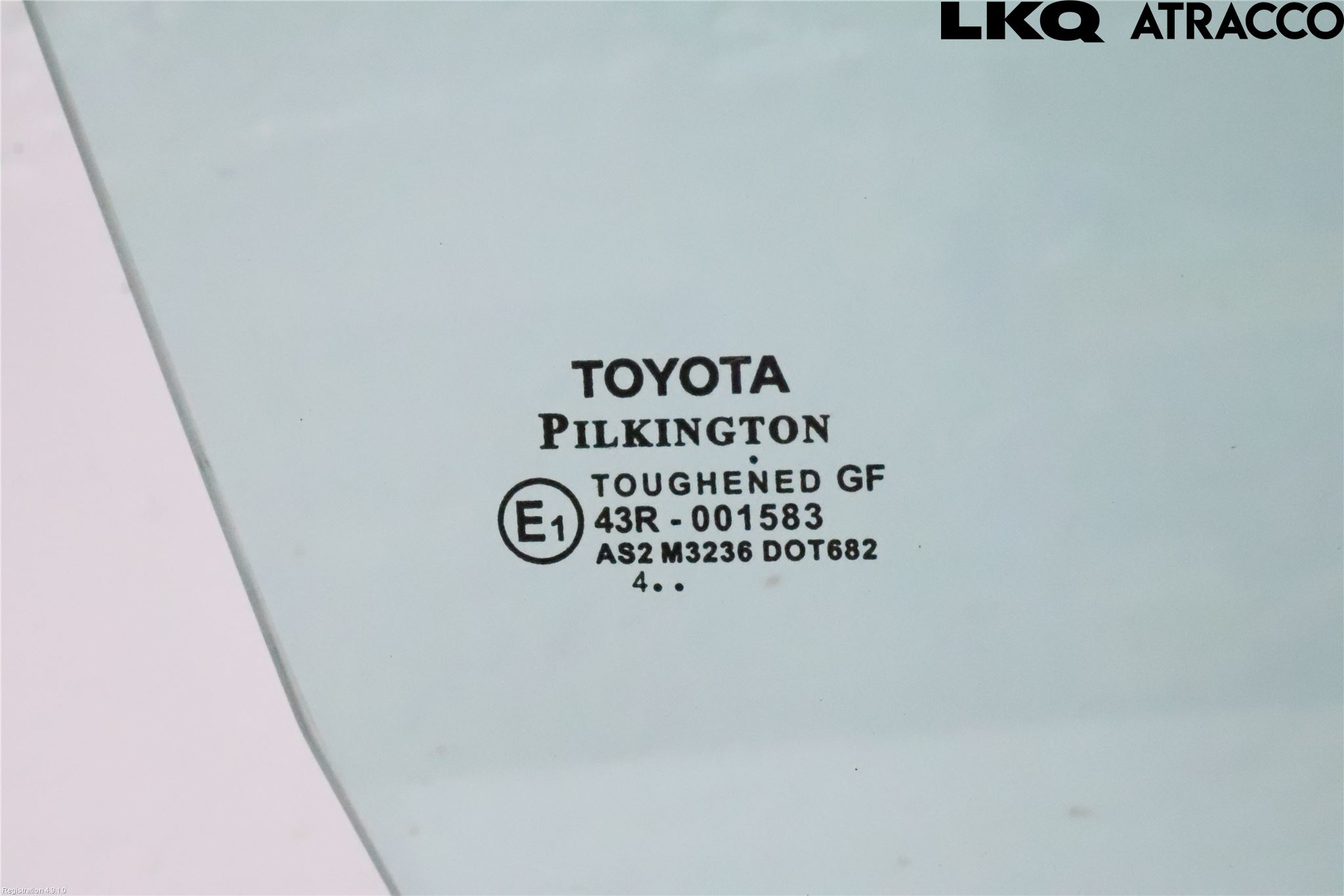 Toyota YARIS XP130 15-20 Dörruta Fram Höger