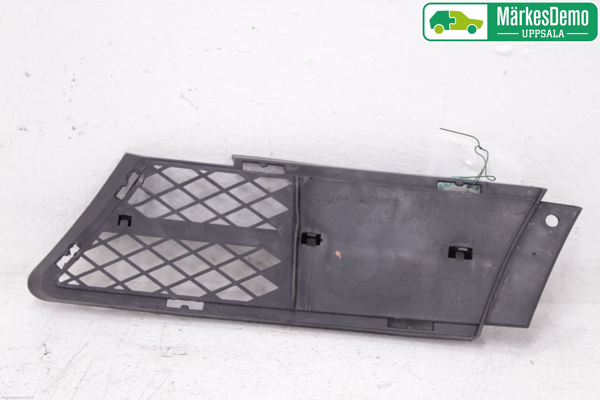 BMW 3 E90/91 SED/TOU 05-12 Grilldel Höger