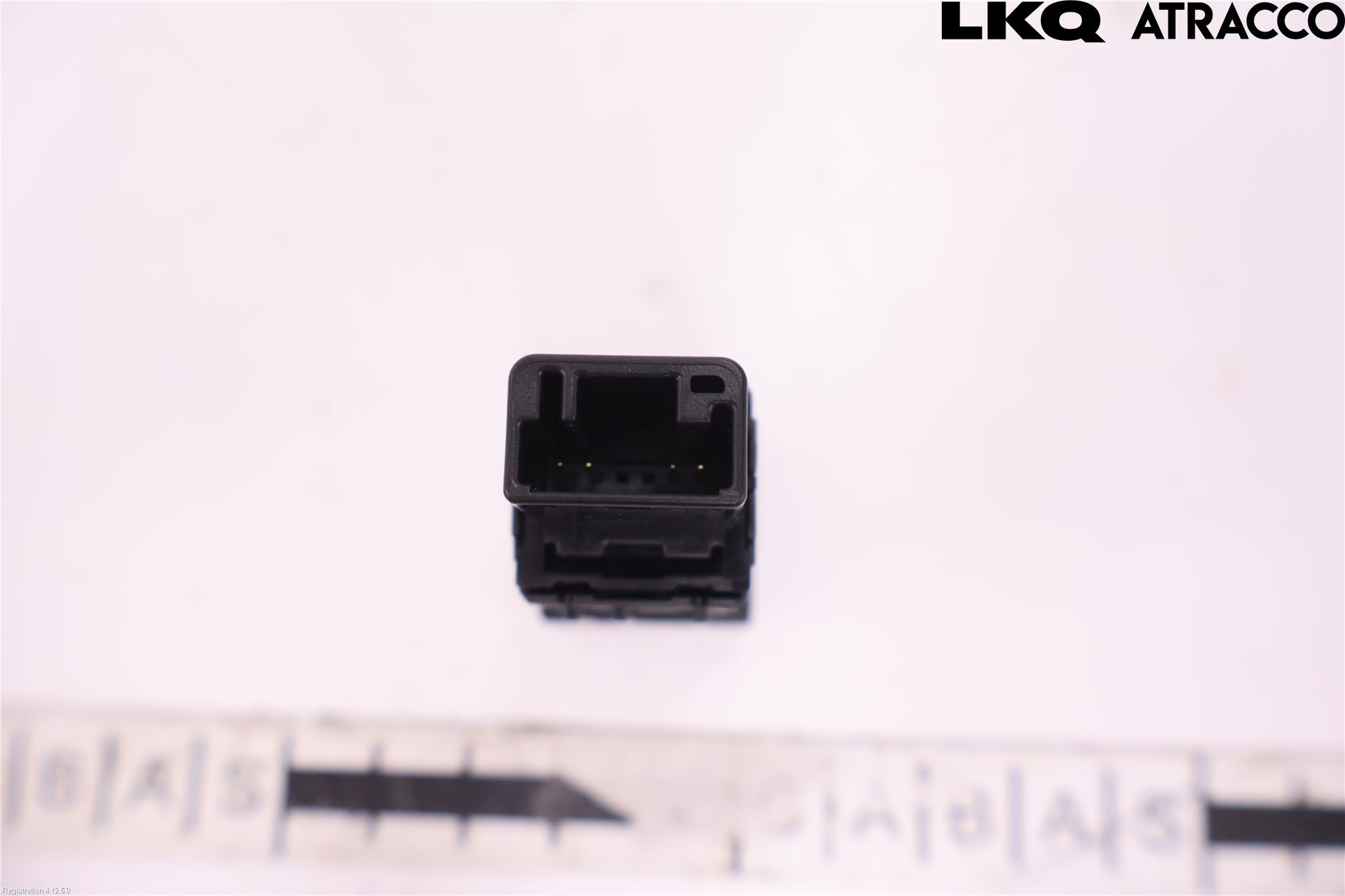 Toyota bZ4X EA10 22- Strömställare Baklucka