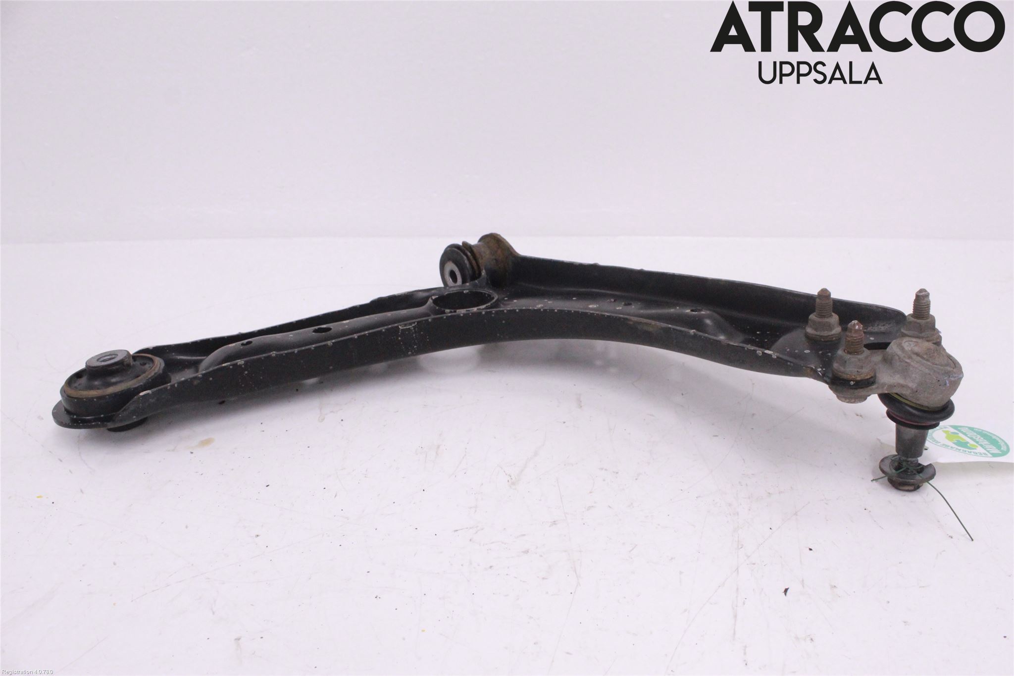 Volkswagen VW PASSAT 15-19 Bärarm Fram Undre Vä