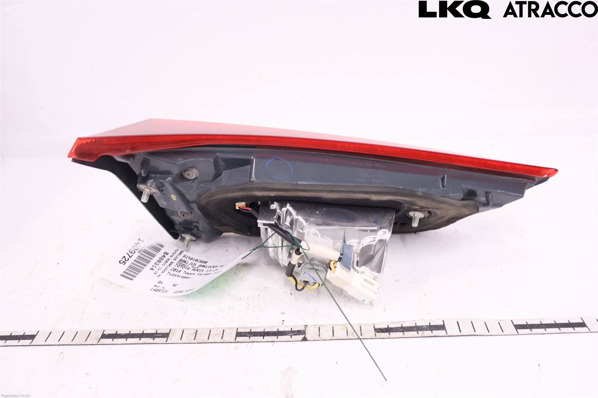 Toyota AURIS 13-19 Bakljus Lucka Hö