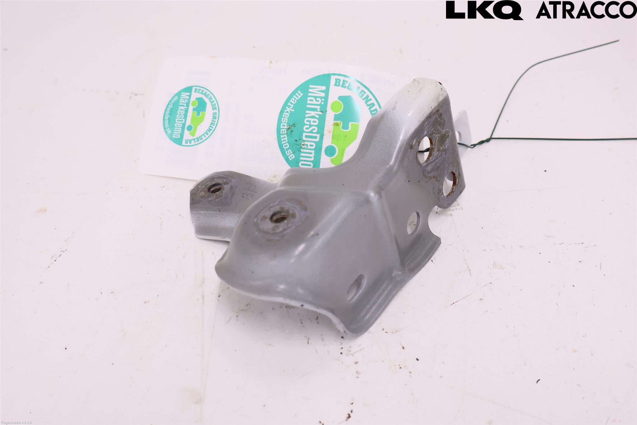 Toyota PRIUS (ZVW50) 16-21 Skärmfäste Fram Hö