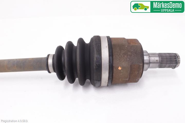 Hyundai i20 PB 09-14 Drivaxel Fram Höger