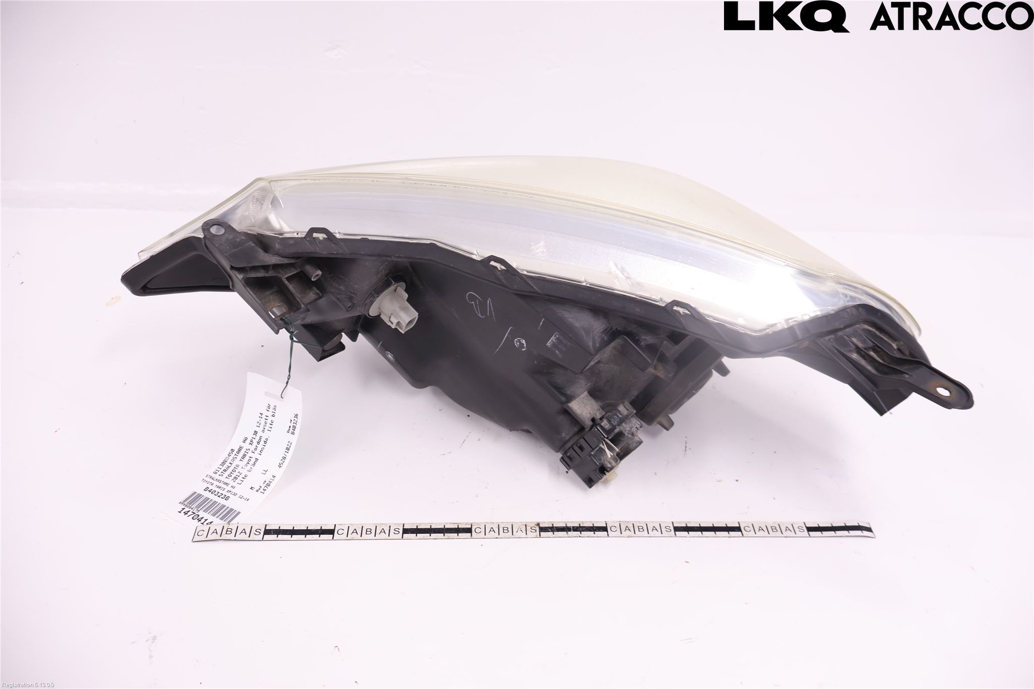 Toyota YARIS XP130 12-14 Strålkastare Höger