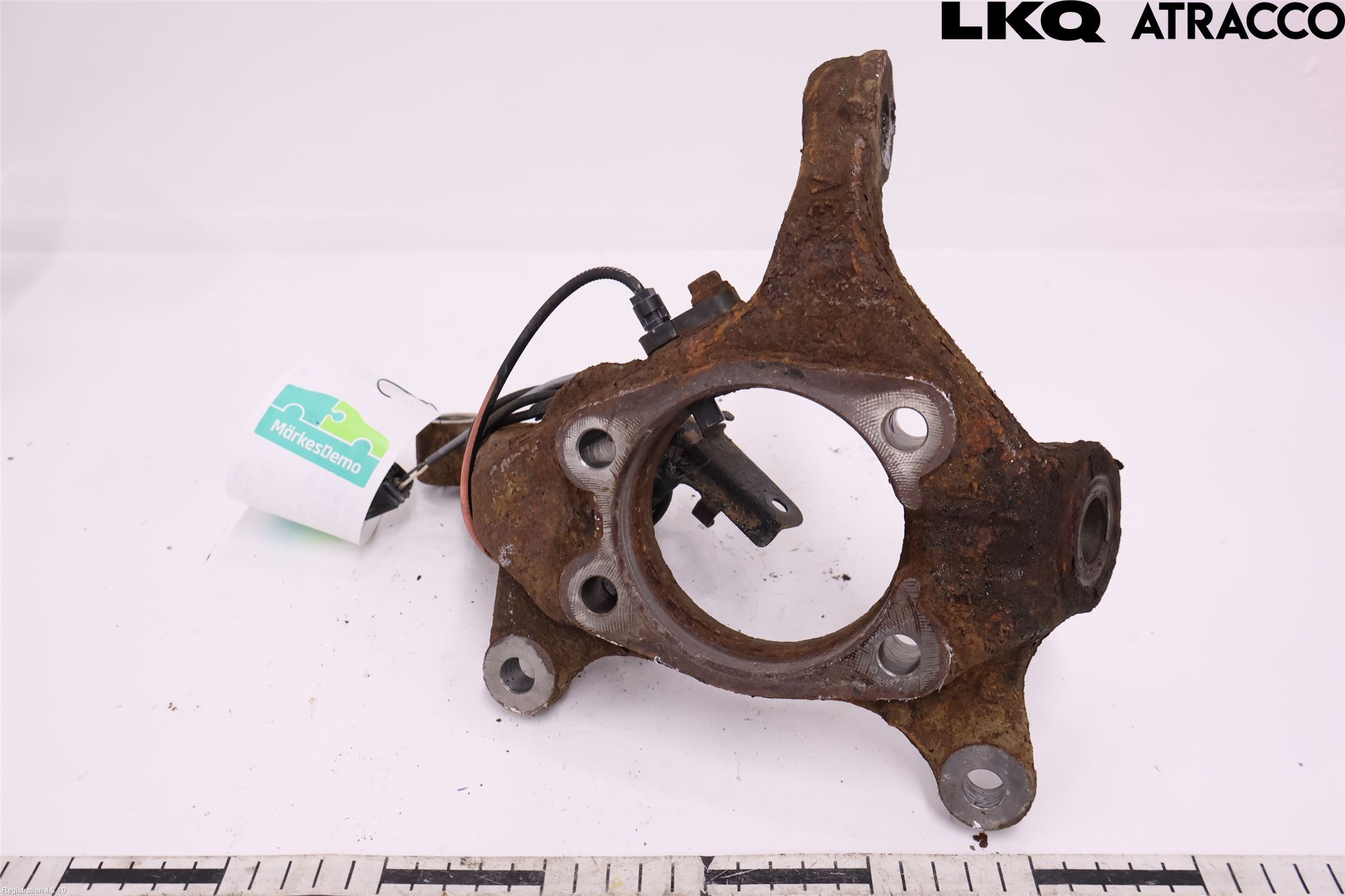 Toyota RAV4 13-18 Styrspindel Lagerhus Vä