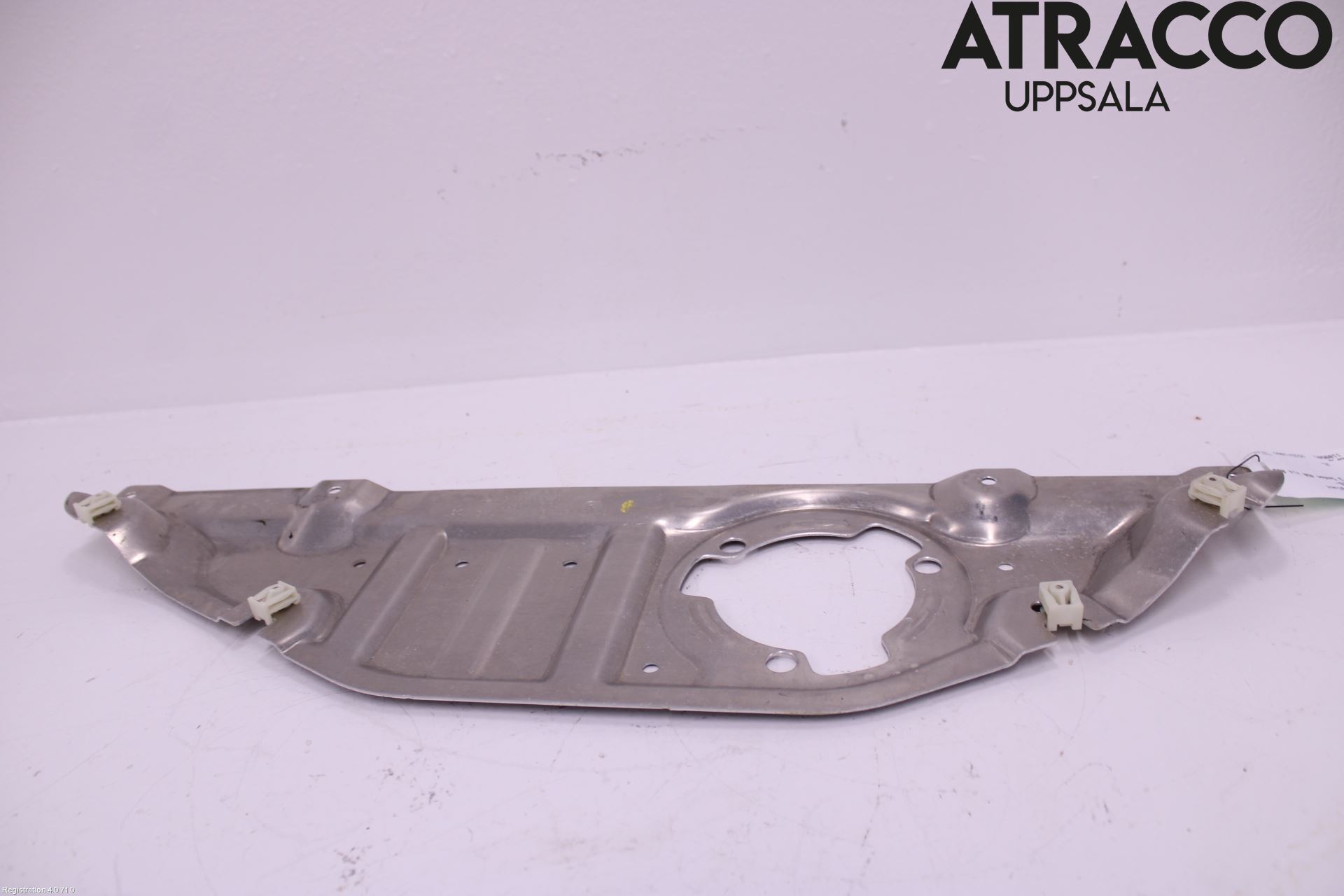 BMW 3 G20/G21/G80/G81 19- Hasplåt Plåt-Plast