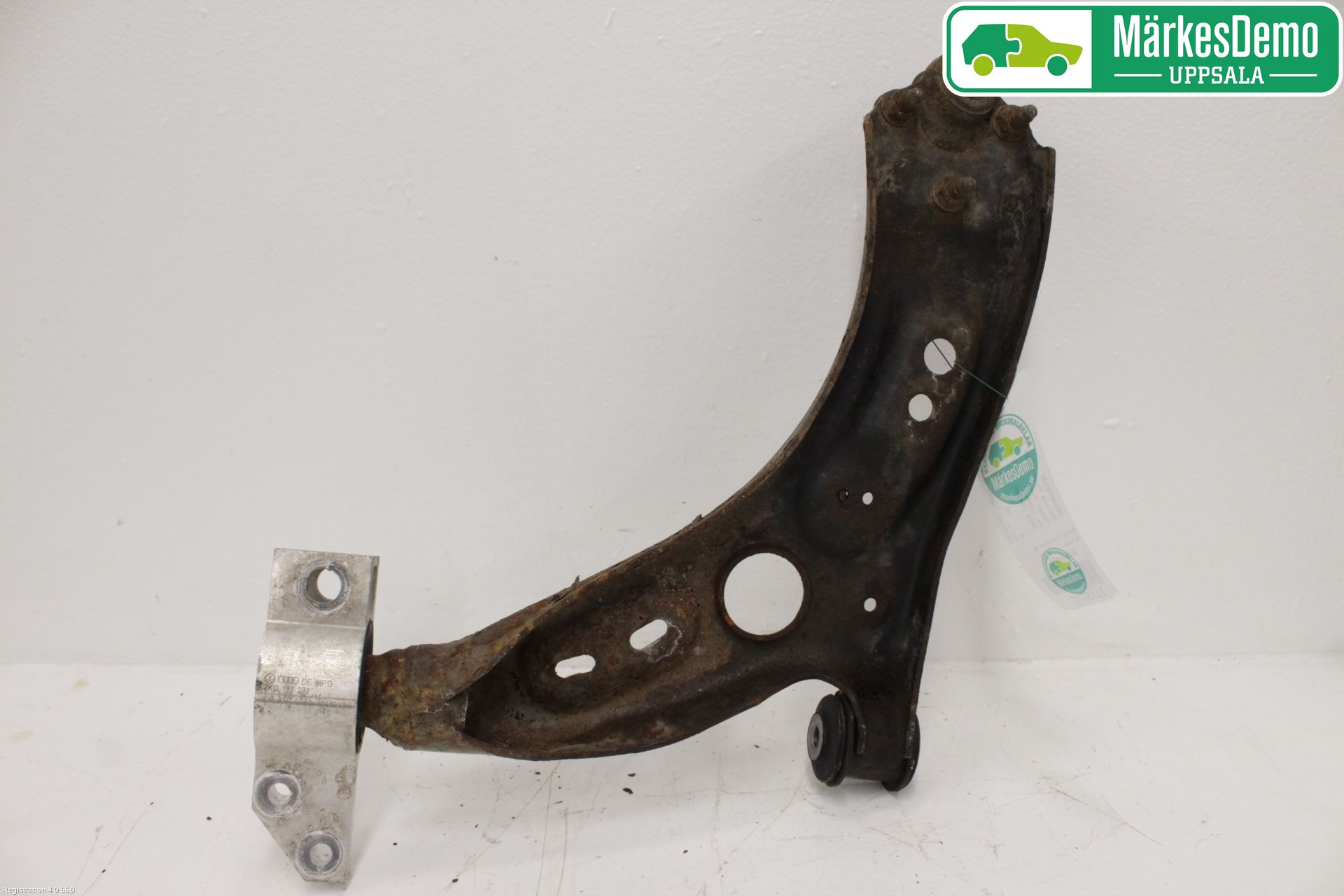 Volkswagen VW CADDY      04-10 Bärarm Fram Undre Hö