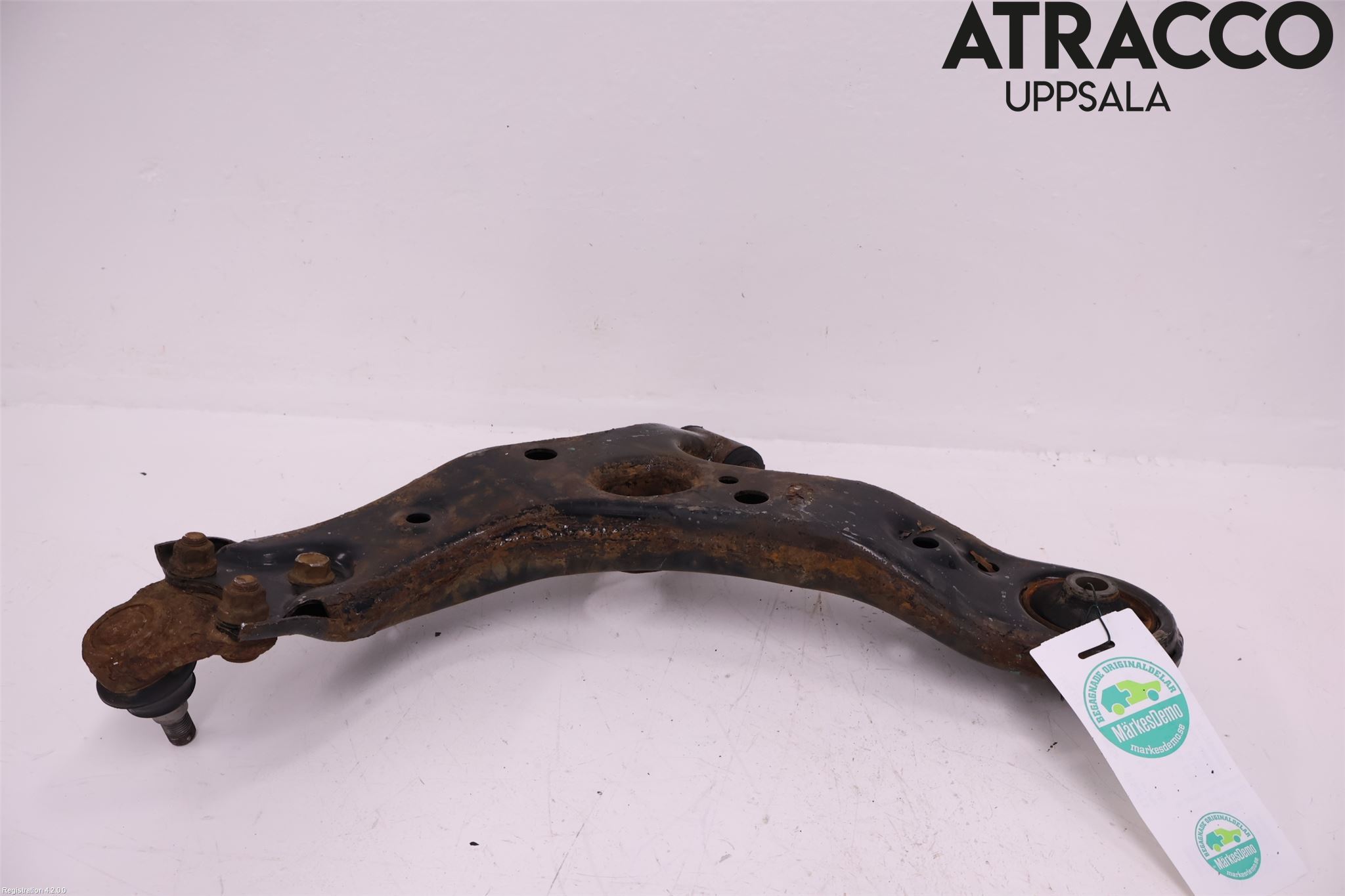 Toyota AURIS 13-19 Bärarm Fram Undre Hö