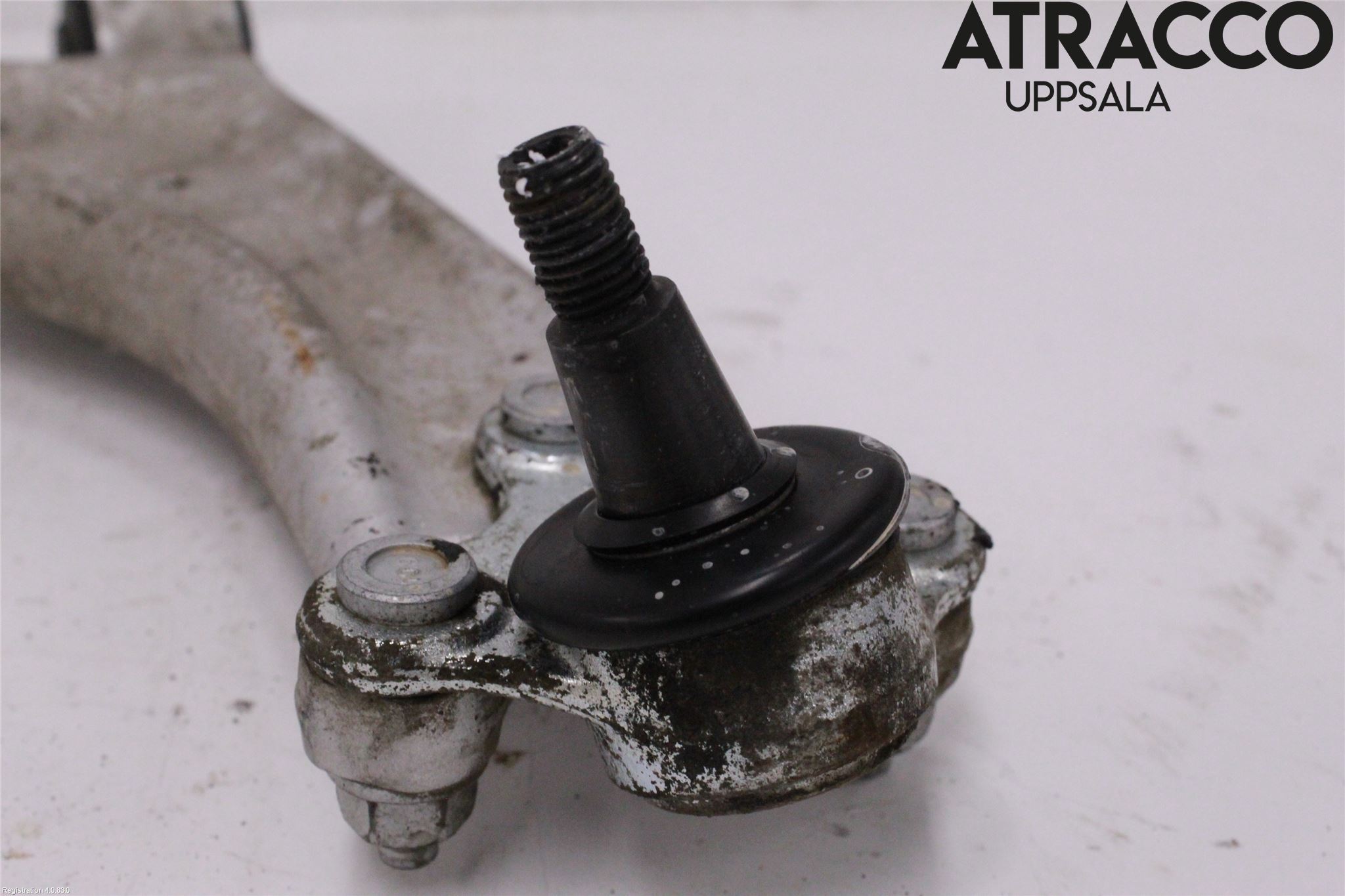 Volkswagen VW PASSAT 11-14 Bärarm Fram Undre Hö