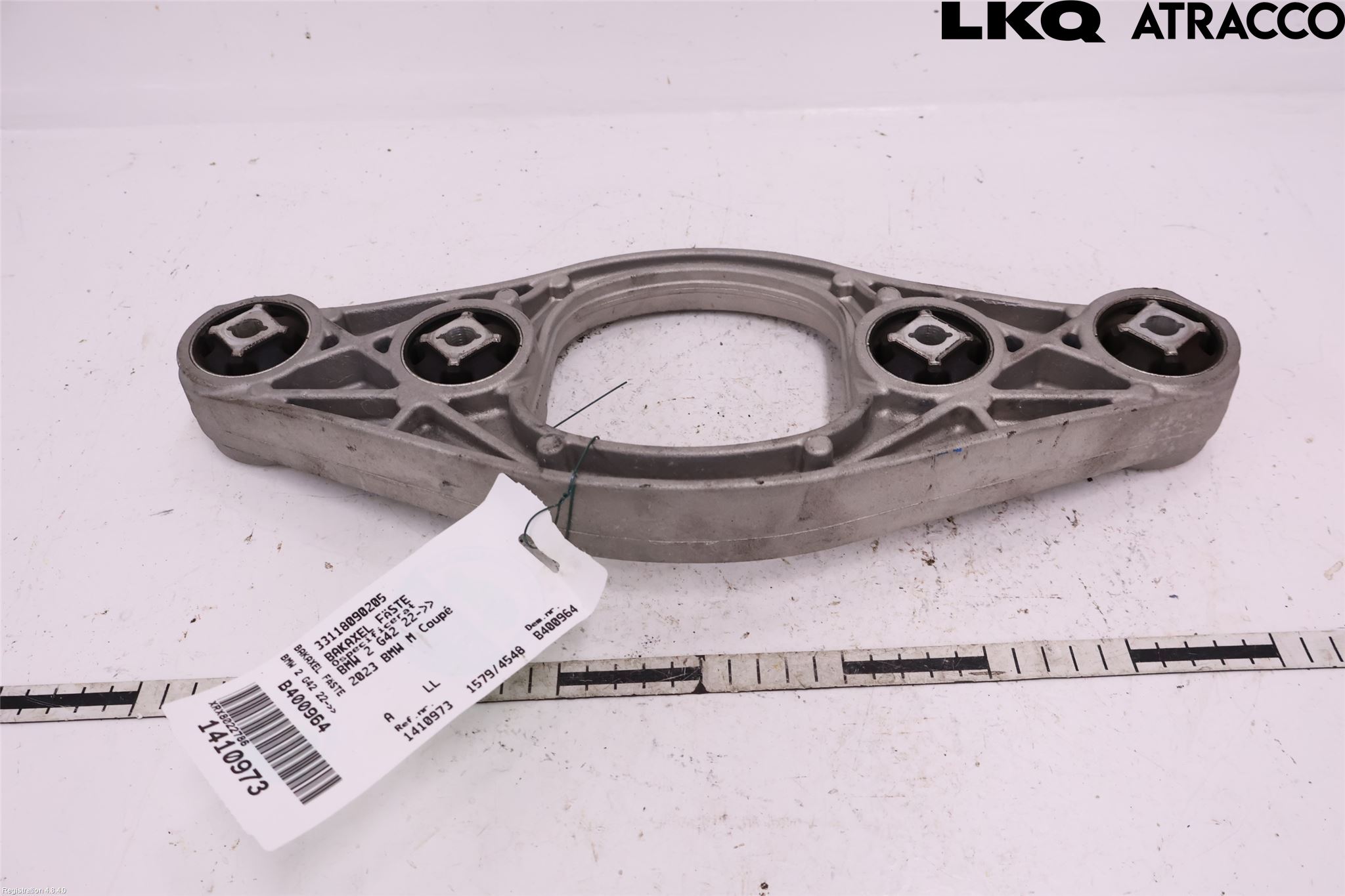 BMW 2 G42 22- Bakaxel Fäste