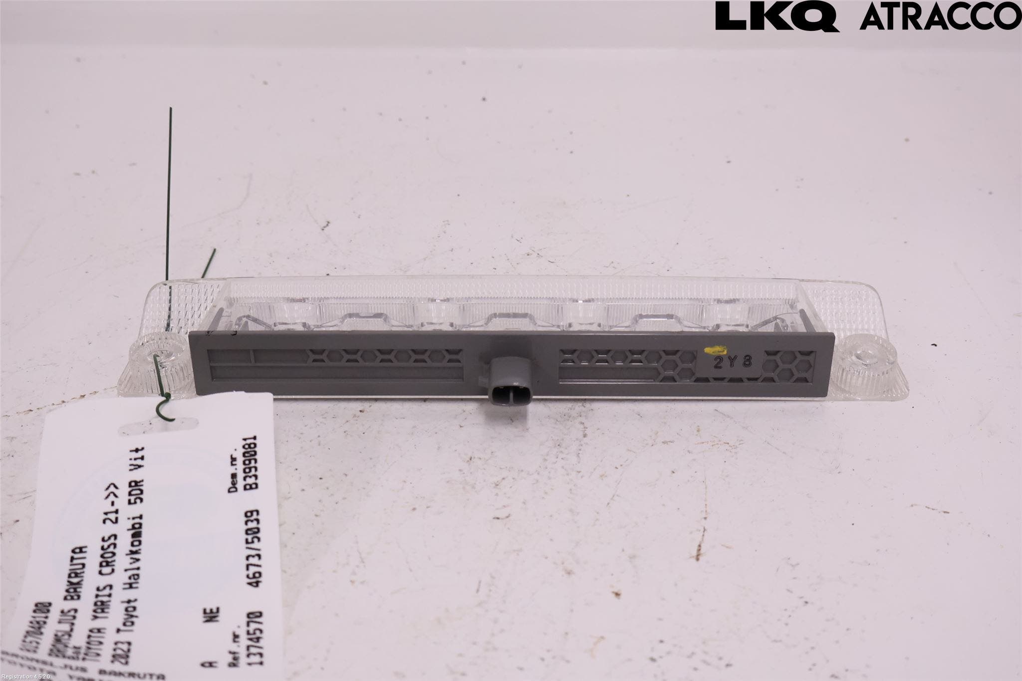 Toyota YARIS CROSS XP21 21- Bromsljus Bakruta