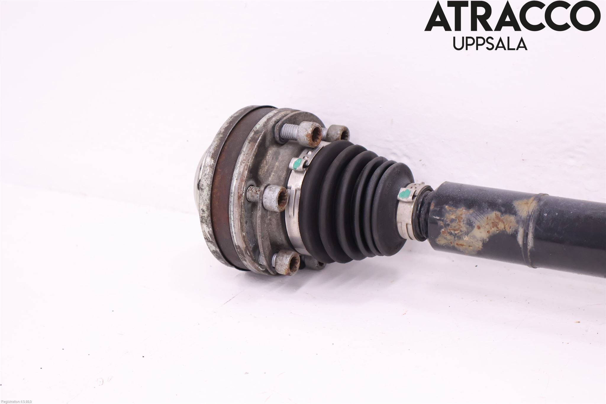 Volkswagen VW POLO 10-17 Drivaxel Fram Höger