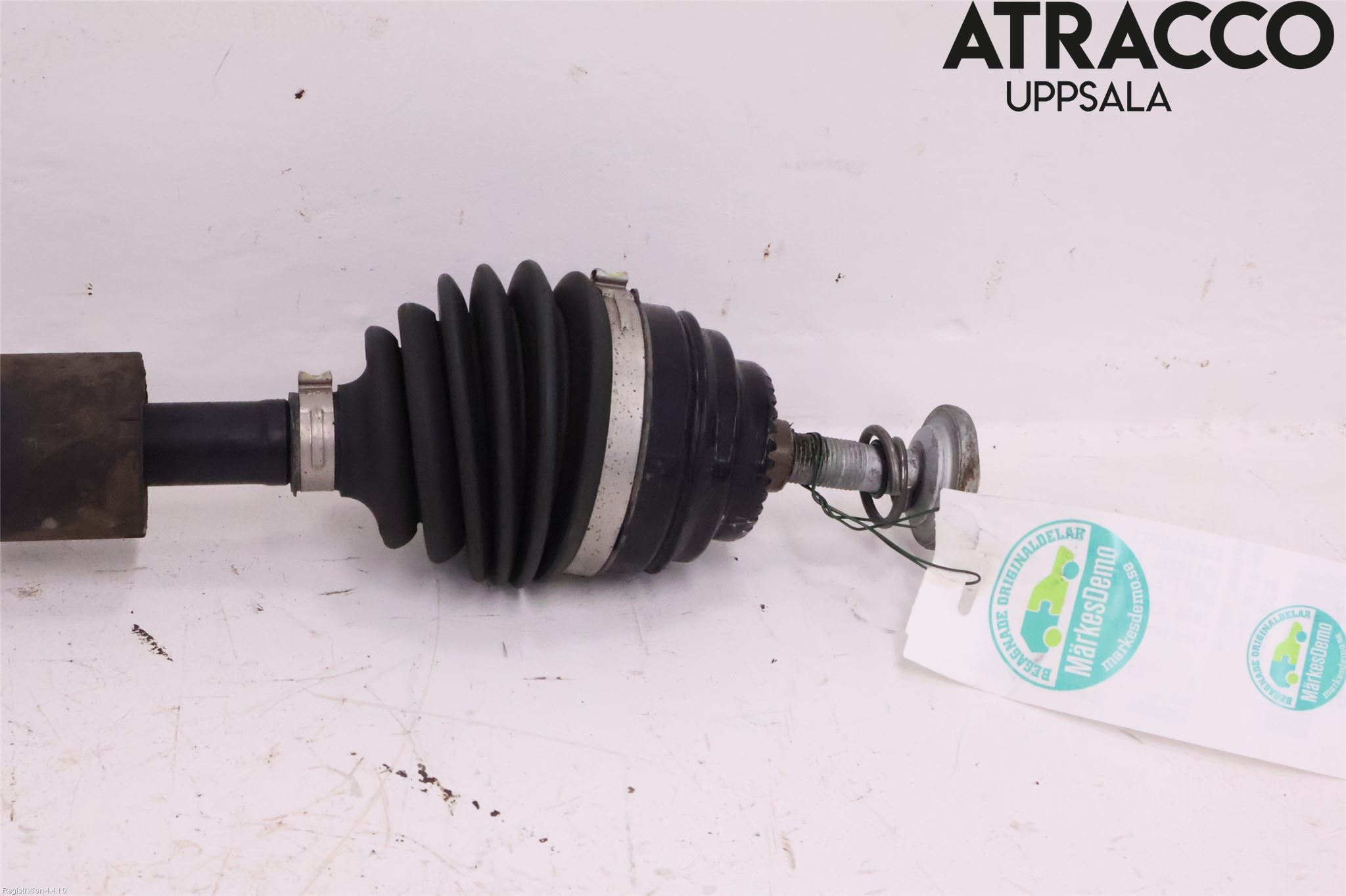 BMW 1 F40 19- Drivaxel Fram Vänster