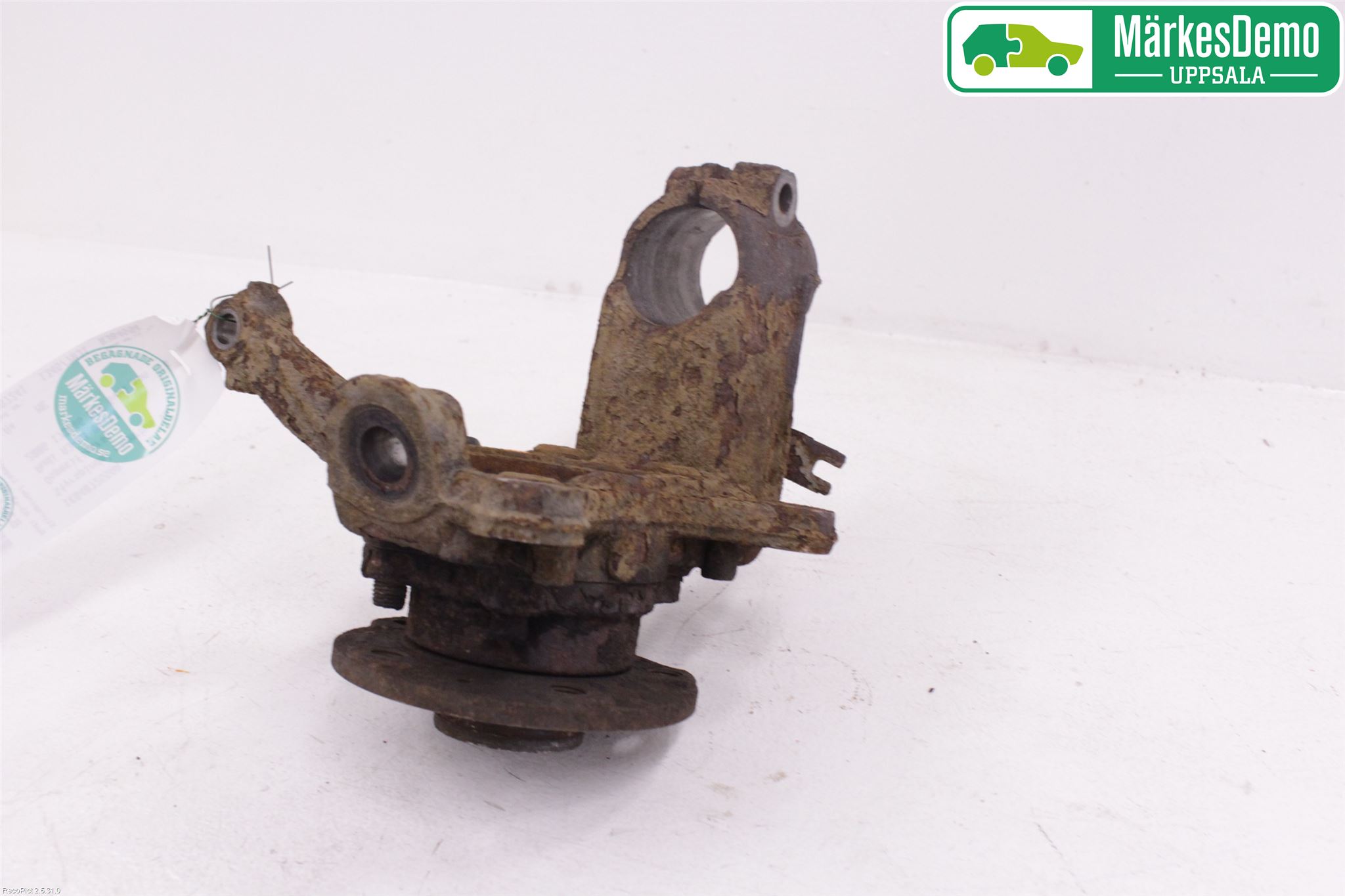 Audi A3/S3 05-13 Styrspindel Lagerhus Vä