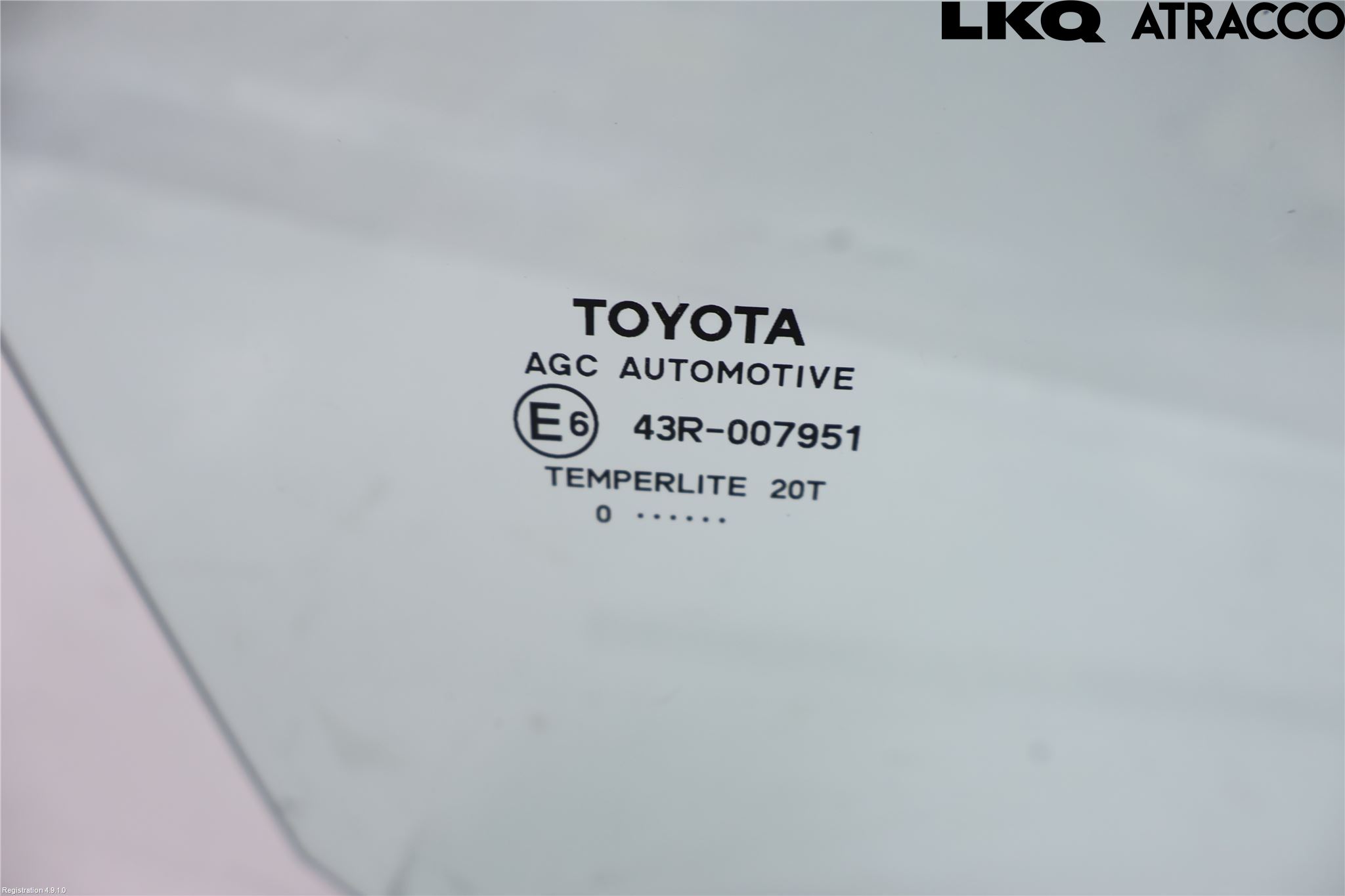 Toyota YARIS XP21 20- Dörruta Fram Höger