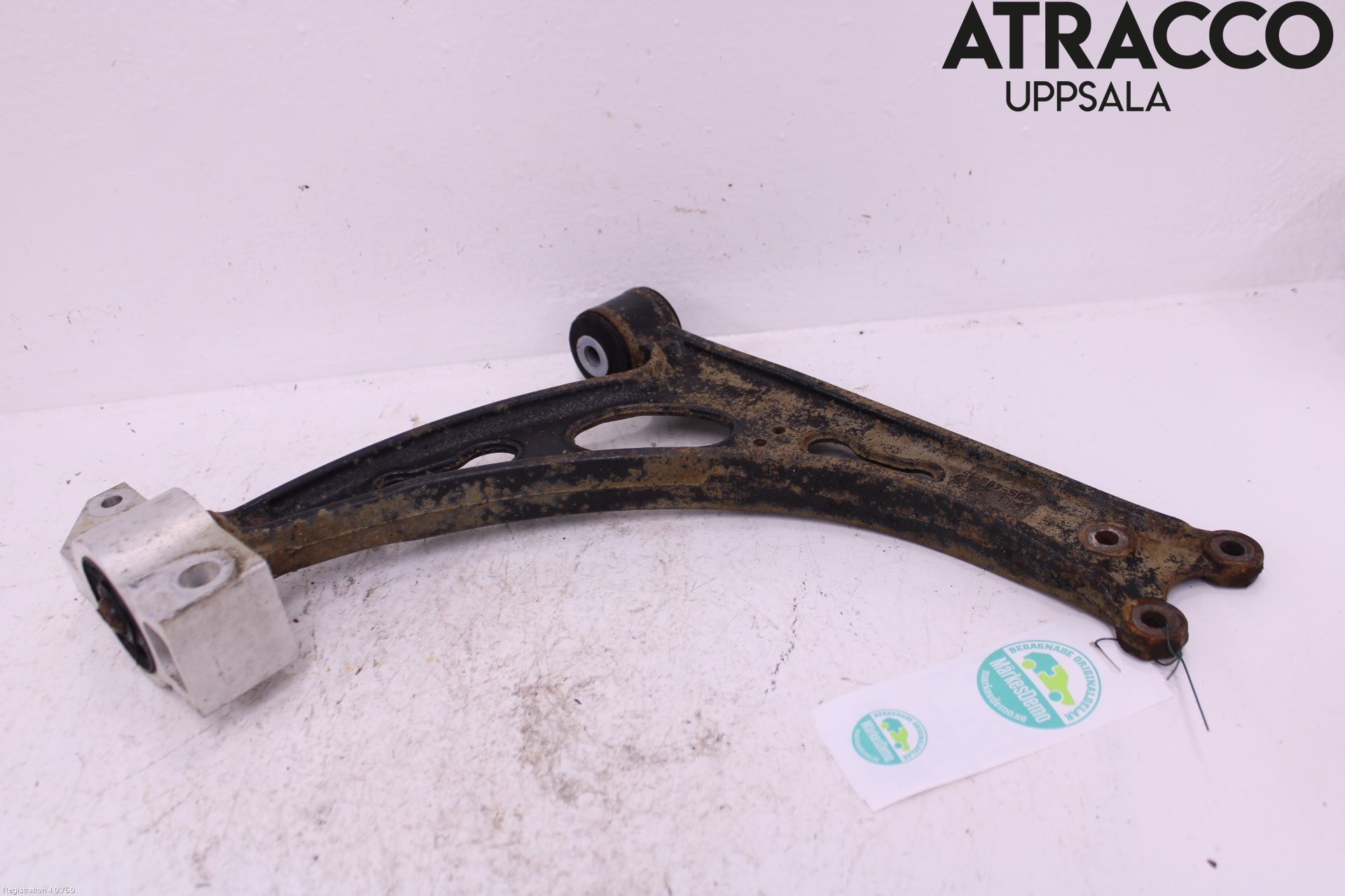 Volkswagen VW TOURAN 03-10 Bärarm Fram Undre Hö