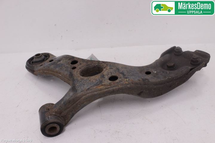 Toyota AVENSIS 09-15 Bärarm Fram Undre Hö
