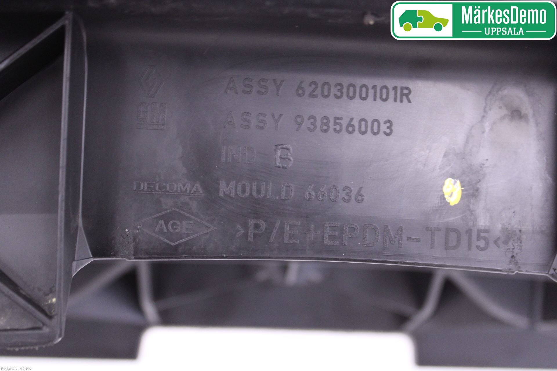 Opel VIVARO 01-14 Stötfångardel Fram Mitt