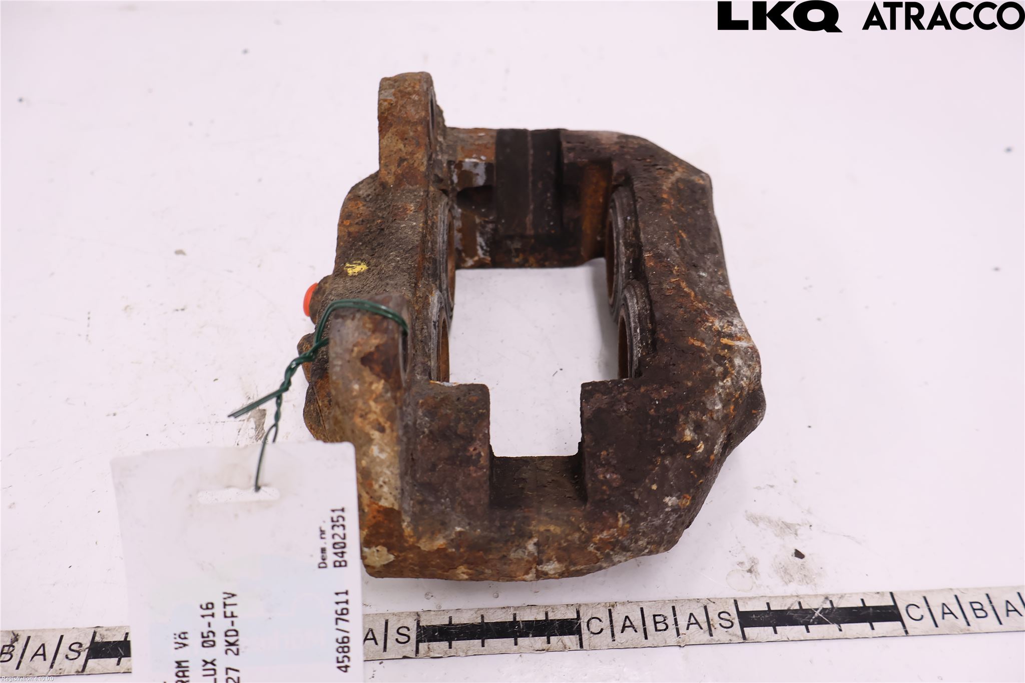Toyota HILUX 05-16 Bromsok Fram Vänster