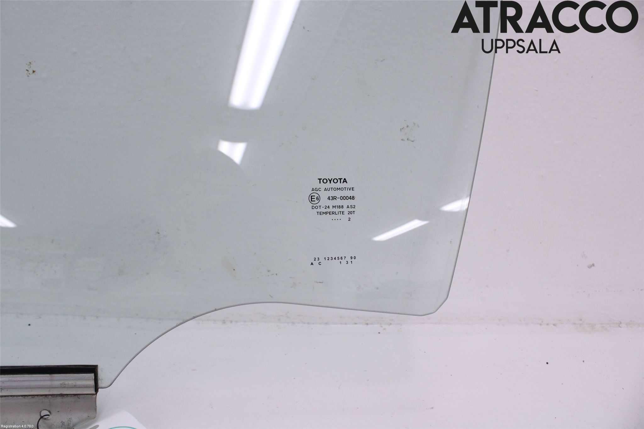 Toyota YARIS XP130 12-14 Dörruta Bak Vänster