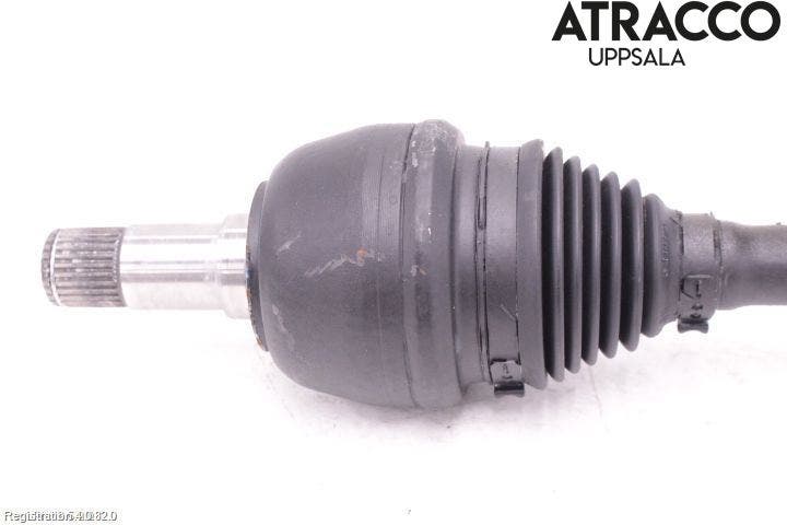 Mercedes-Benz MB CLA-KLASS (C117/X117) 13-19 Drivaxel Fram Vänster