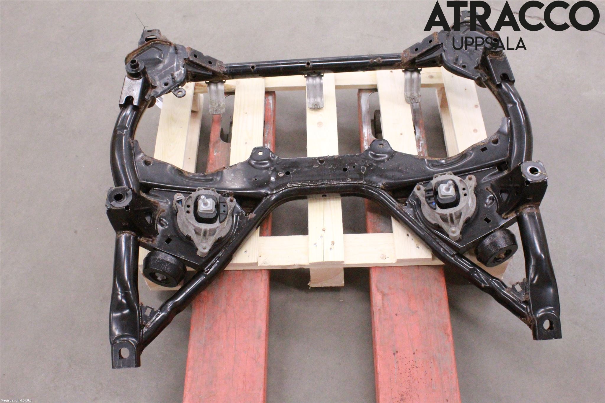 BMW 3 F30/F31/F80 12-19 Framvagnsbalk