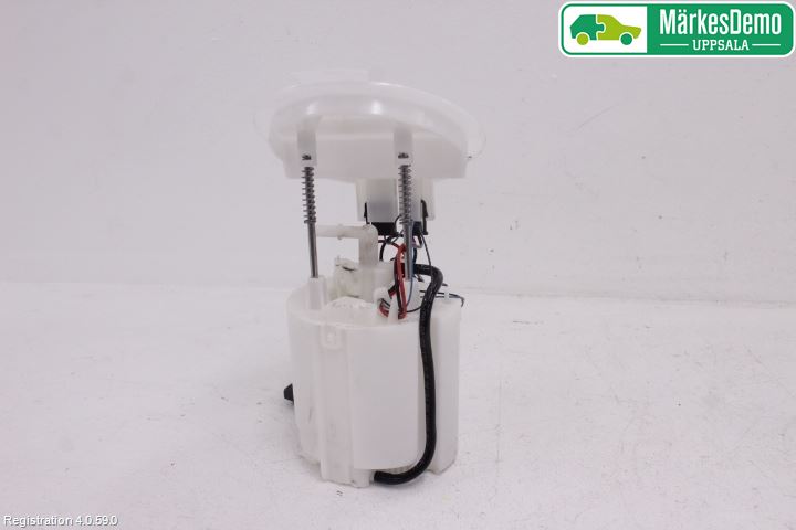 Mercedes-Benz MB C-KLASS (W204) 07-15 Bränsle Insppump Bensin