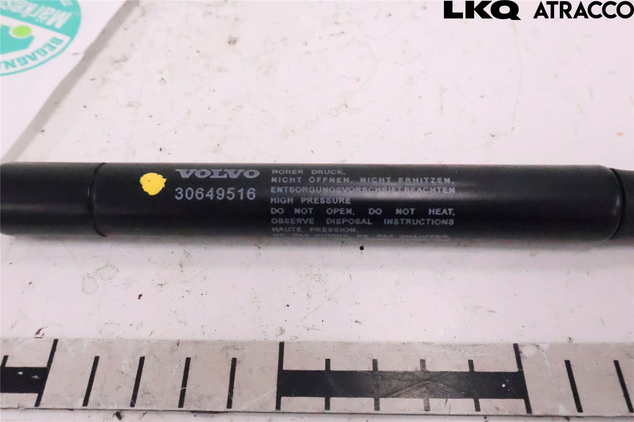 Volvo XC70 08-13 Gasfjäder Motorhuv