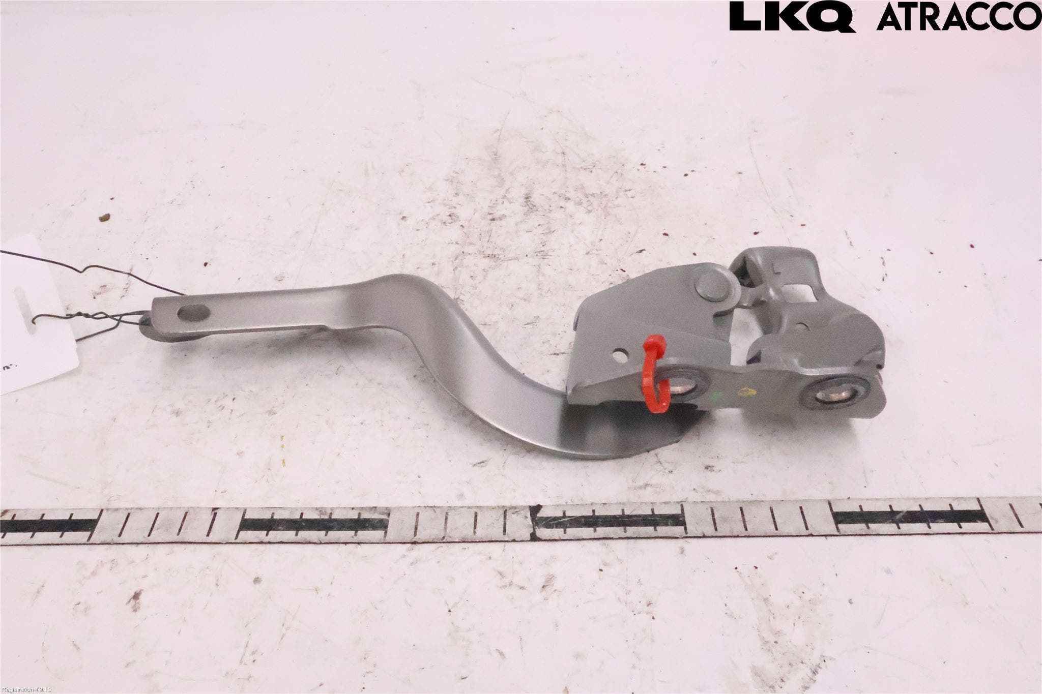 Toyota AURIS 13-19 Huvgångjärn