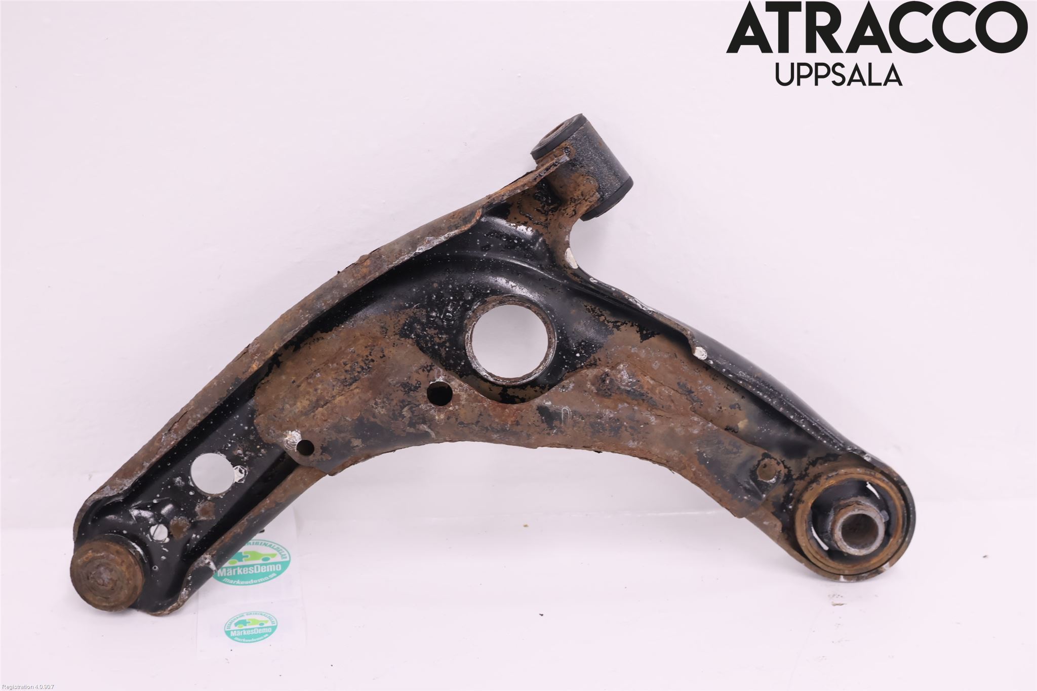 Toyota YARIS XP130 12-14 Bärarm Fram Undre Hö