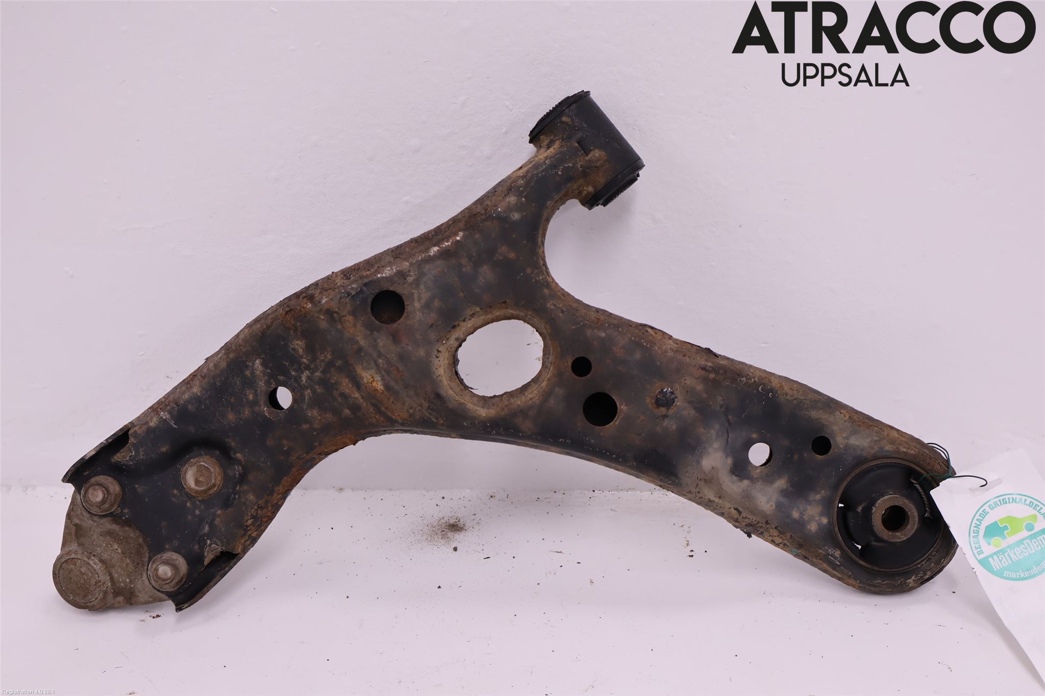 Toyota AURIS 13-19 Bärarm Fram Undre Hö