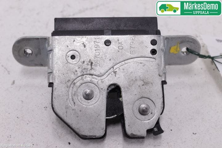 Opel CORSA D 07-14 Låskista Baklucka