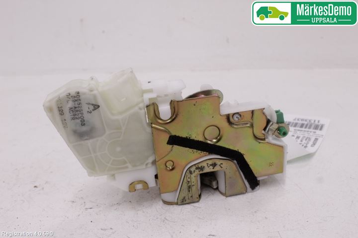 Nissan NAVARA 98-05 Låskista-Dörrlås