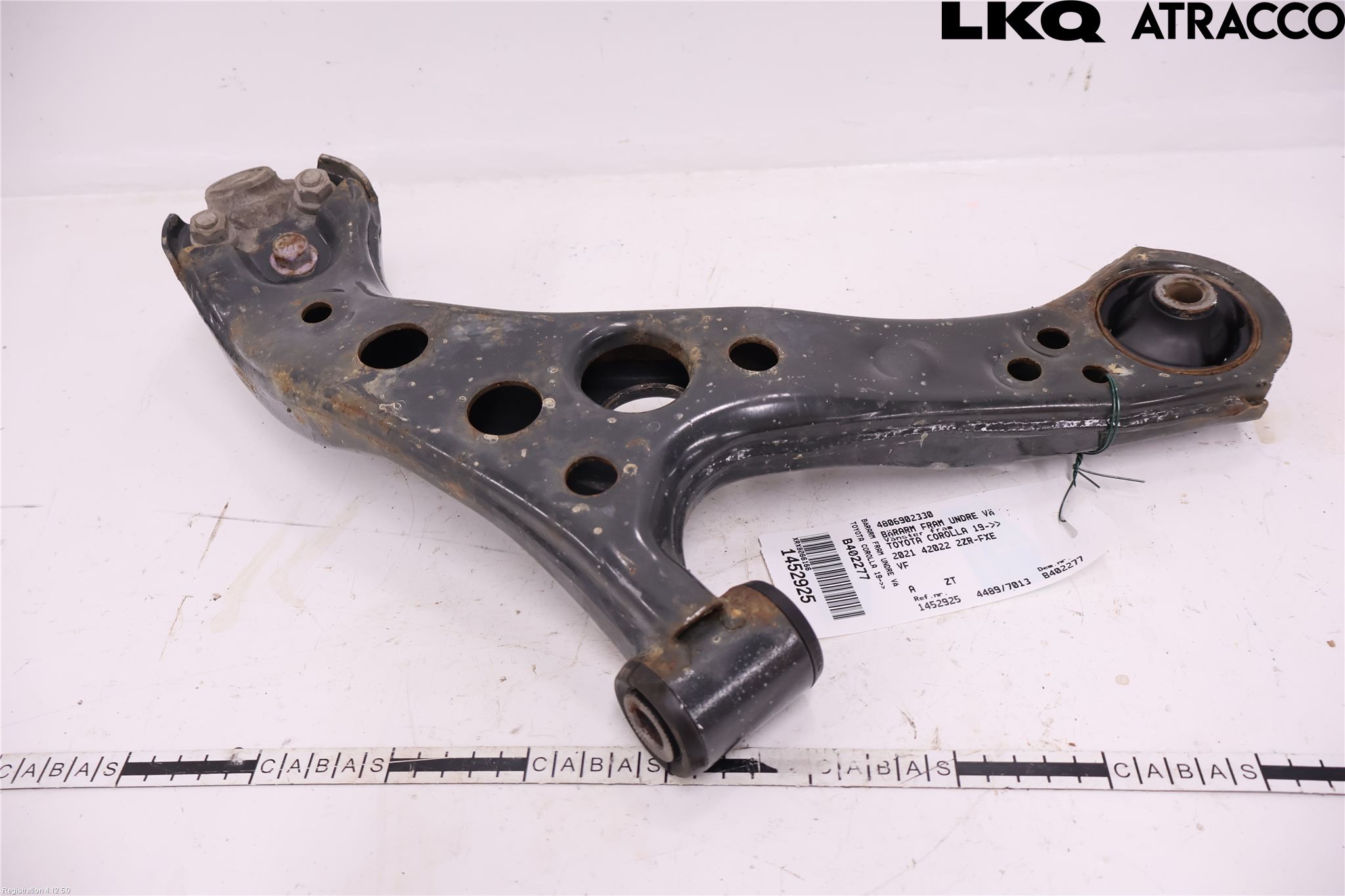 Toyota COROLLA 19- Bärarm Fram Undre Vä