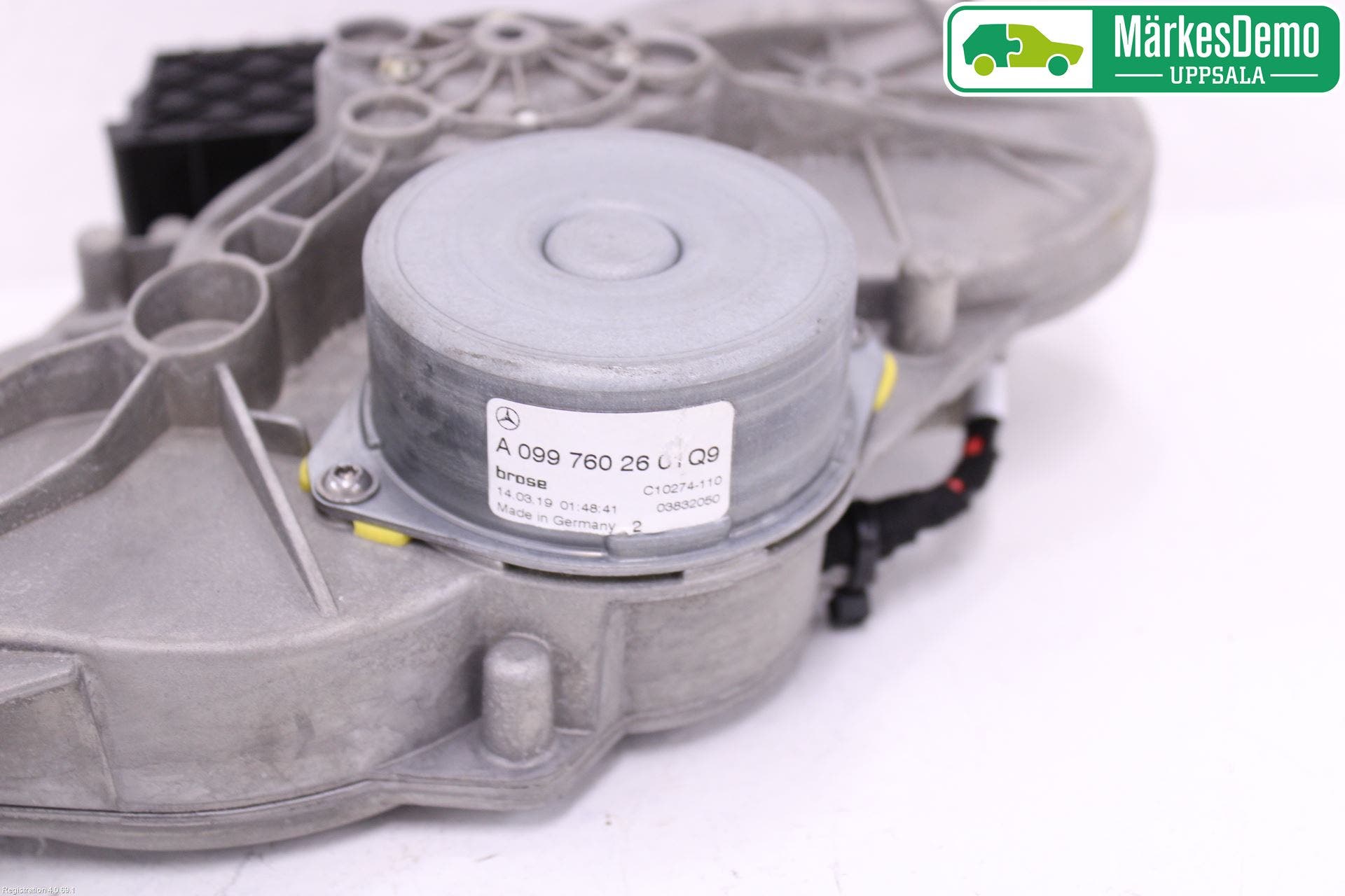 Mercedes-Benz MB C-KLASS (W205) 14-21 Bakluckeöppnare Automatisk