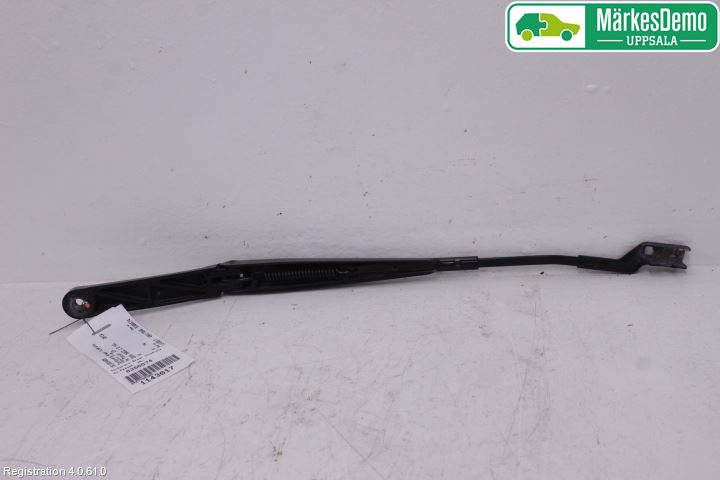 Volkswagen VW PASSAT 15-19 Torkararm Armar Vindruta