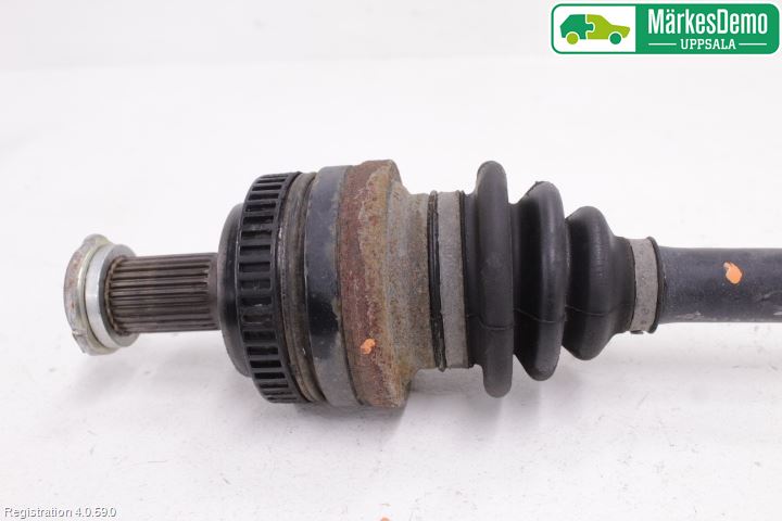 BMW Z3 E36/6    94-02 Drivaxel Bak Höger
