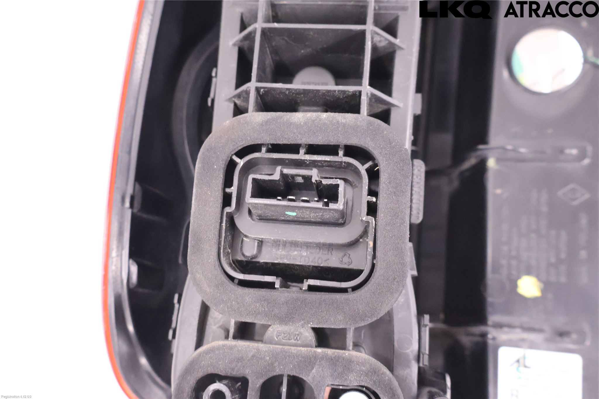 Dacia DUSTER 10-17 Bakljus Höger