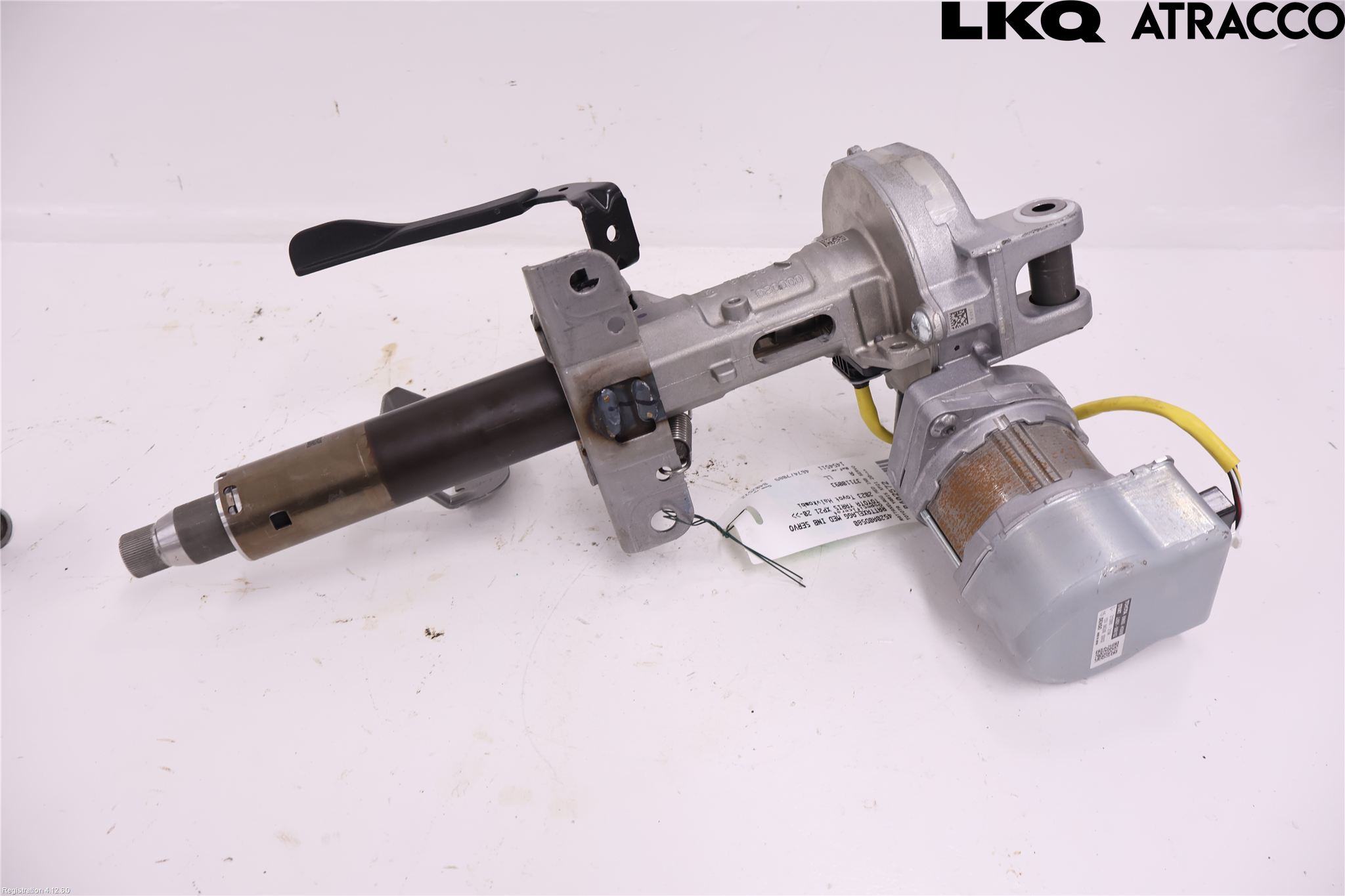 Toyota YARIS XP21 20- Rattaxelagg Med Inb Servo